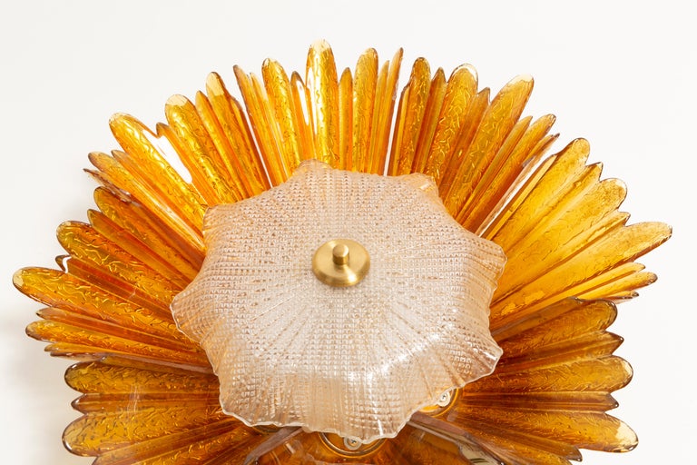 Big Hollywood Regency Sunburst Wall Lamp, Murano Glass, Italy, 1960s In Good Condition For Sale In 05-080 Hornowek, PL