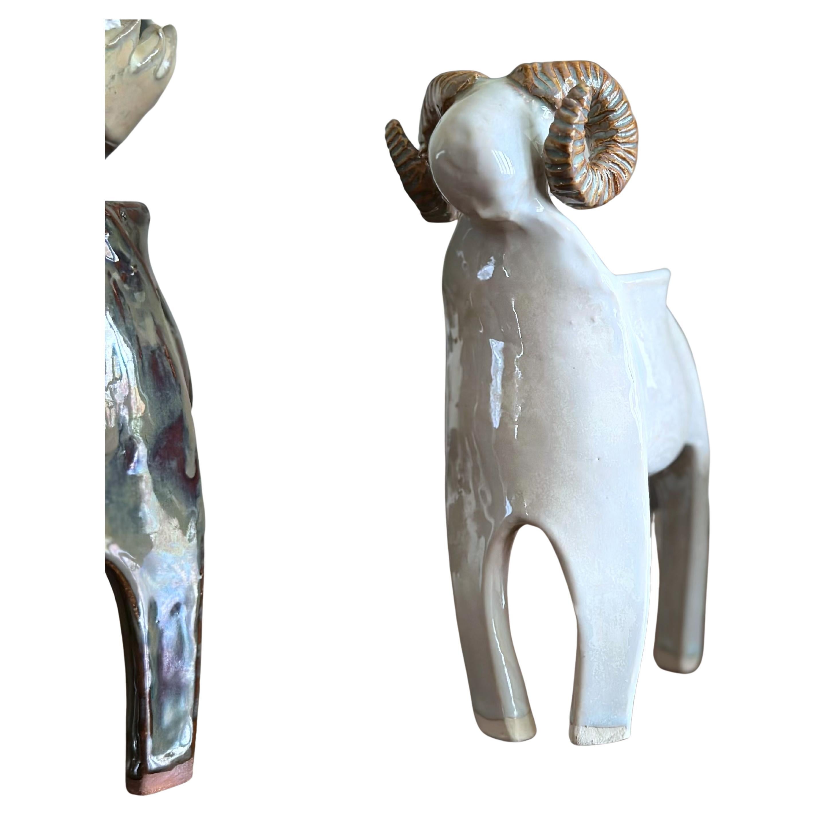 Vaso di crema di pecora di Horn in ceramica (Yellowstone) Gres, smalto bianco sporco lucido