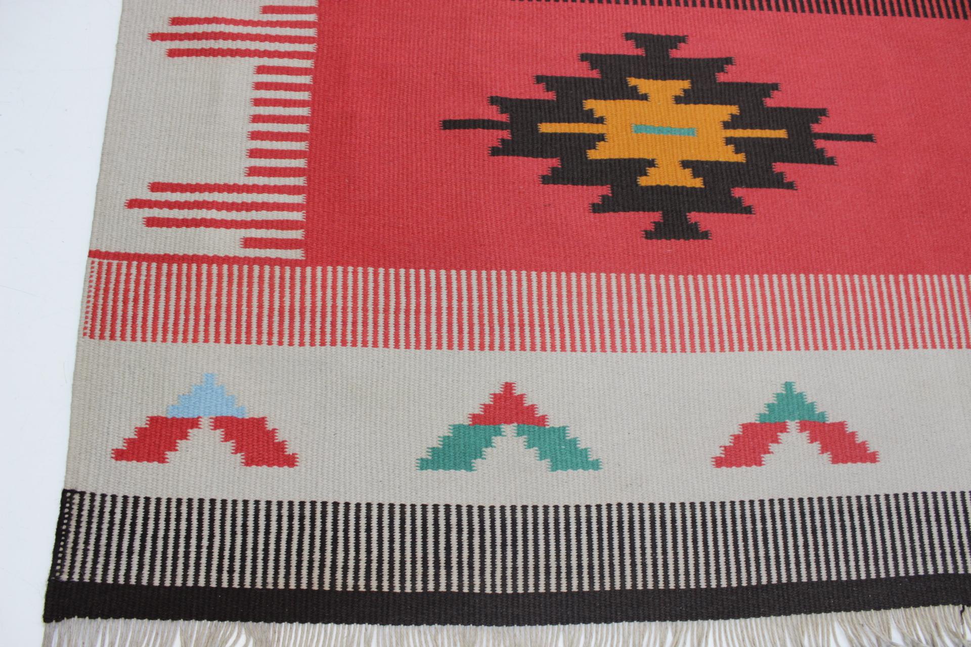 Großer indischer Kelim-Teppich oder Teppich (Tschechisch) im Angebot