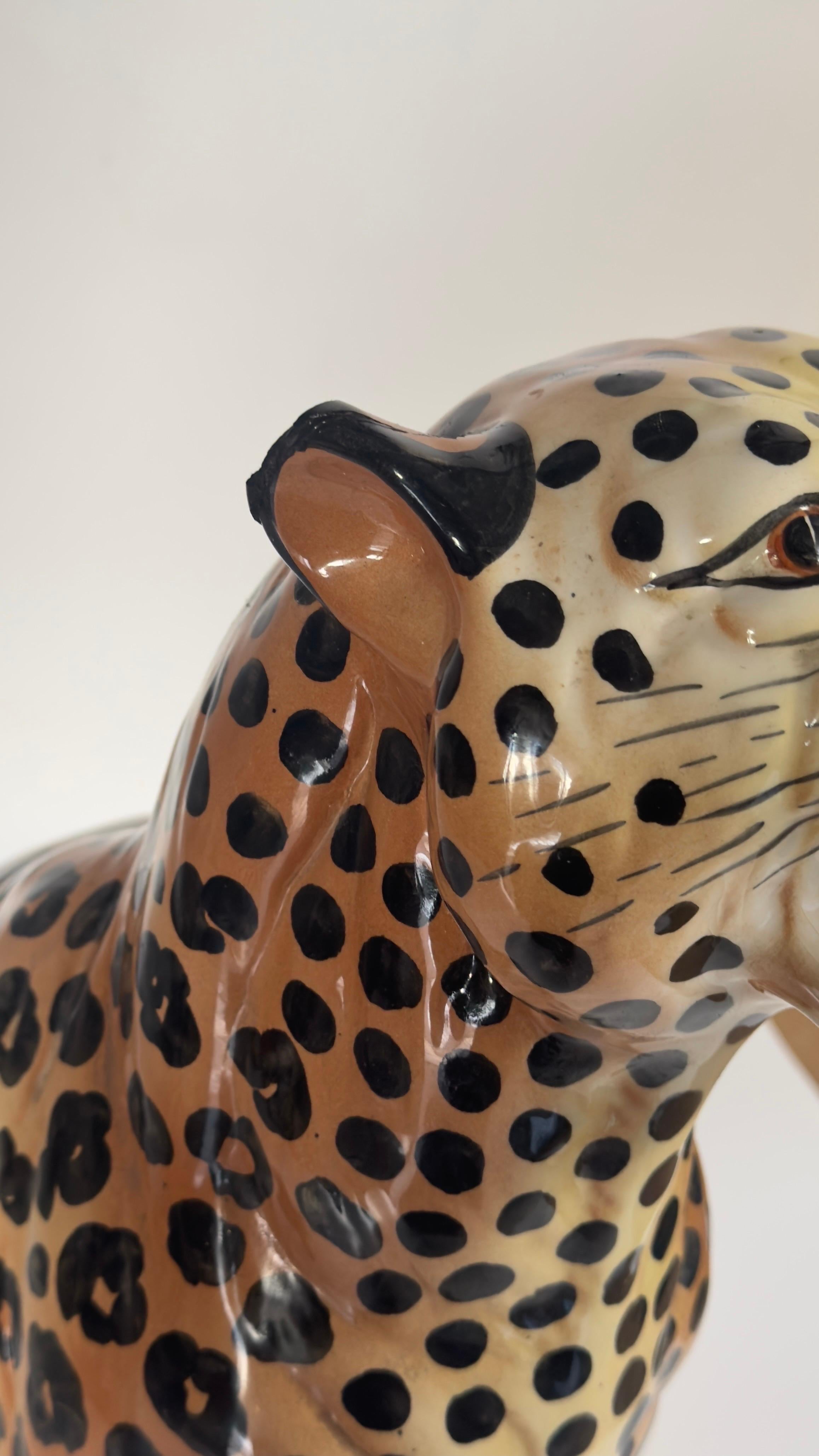 Portoghese Grande scultura leopardiana in ceramica italiana Portogallo 1970