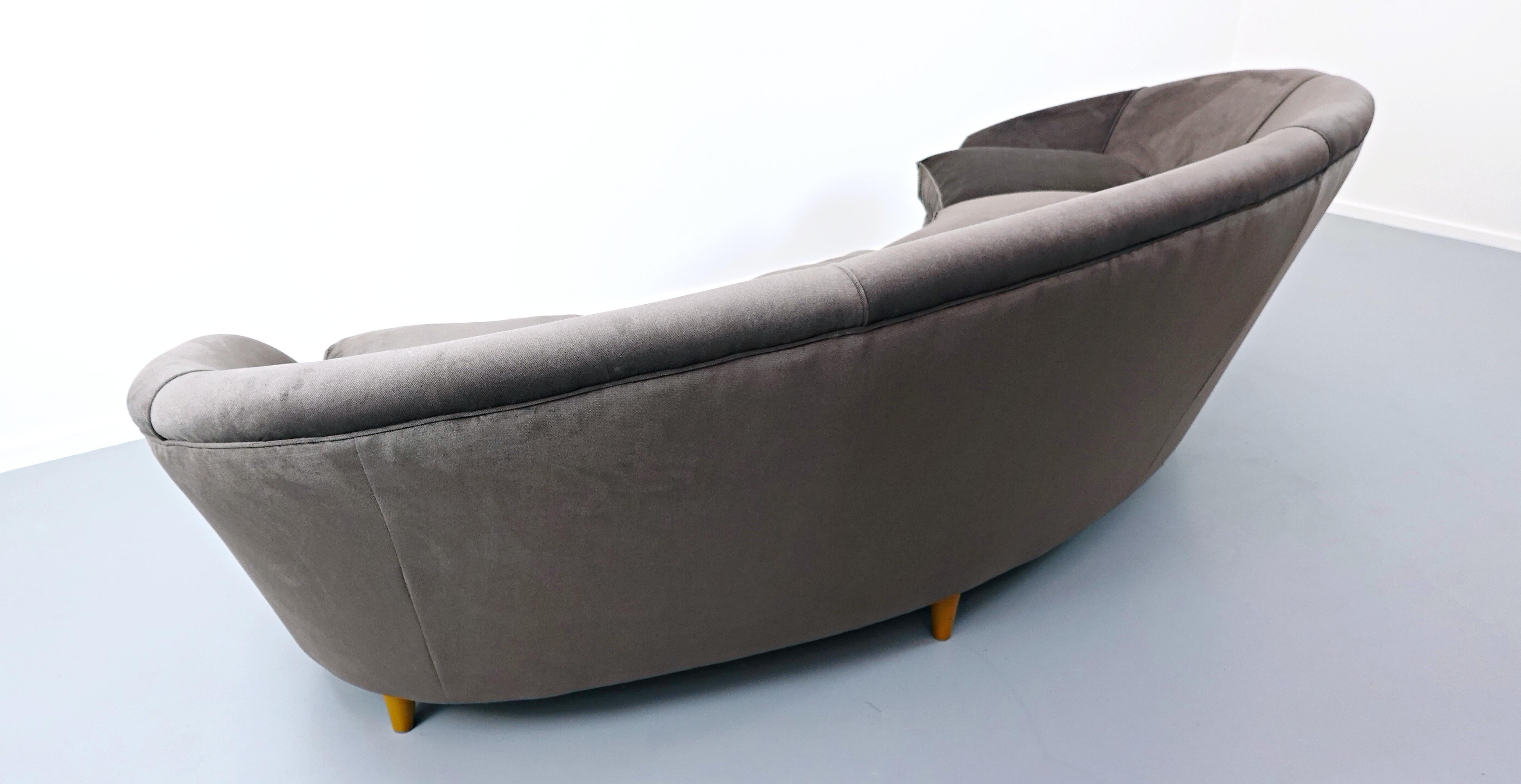 Big Mid-Century Modern Italian Curved Sofa 8