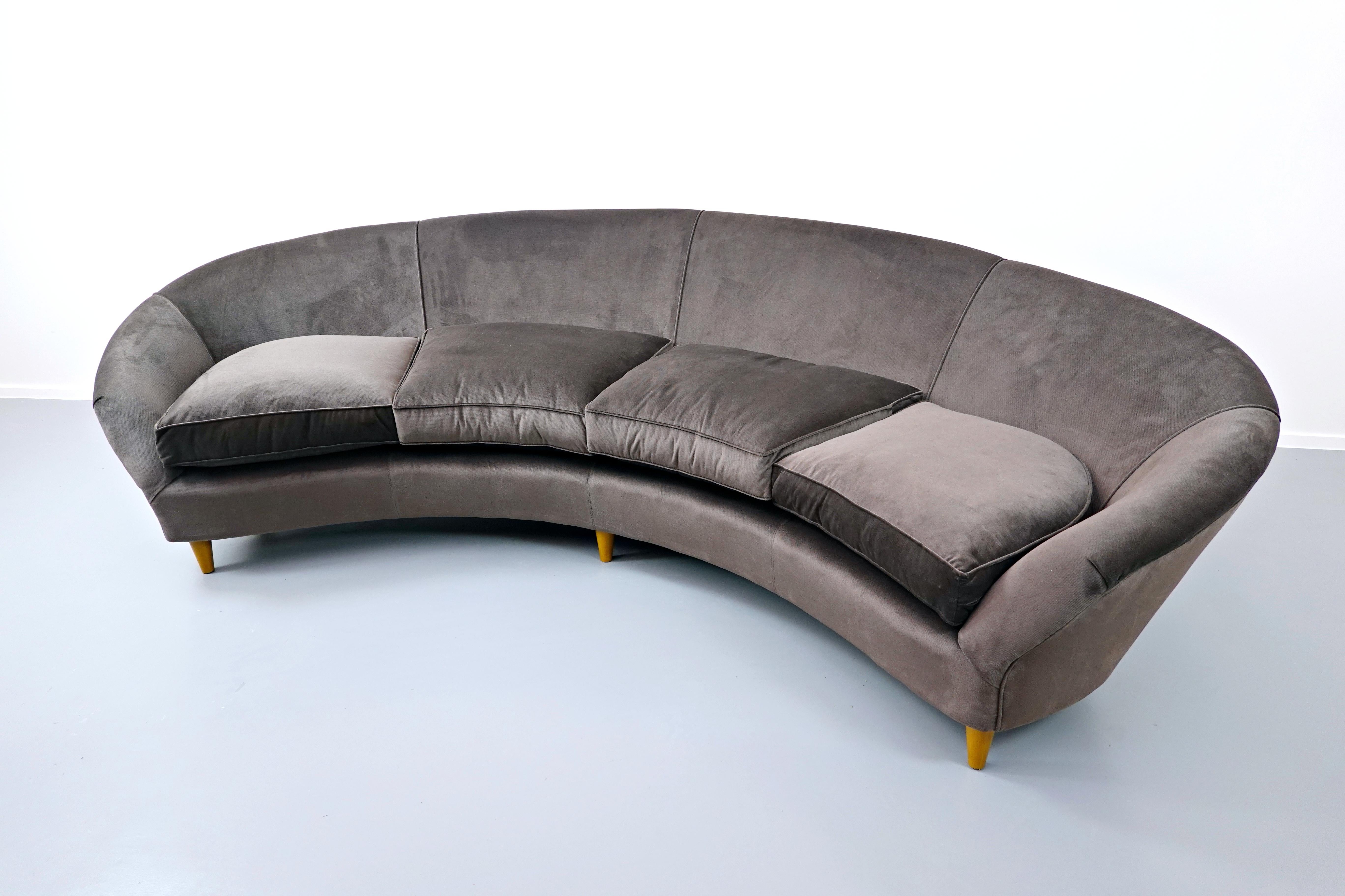 Big Mid-Century Modern Italian Curved Sofa 4
