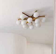 Big Italian elegant and decorative Chandelier in Brass and glass, Angelo Lelii