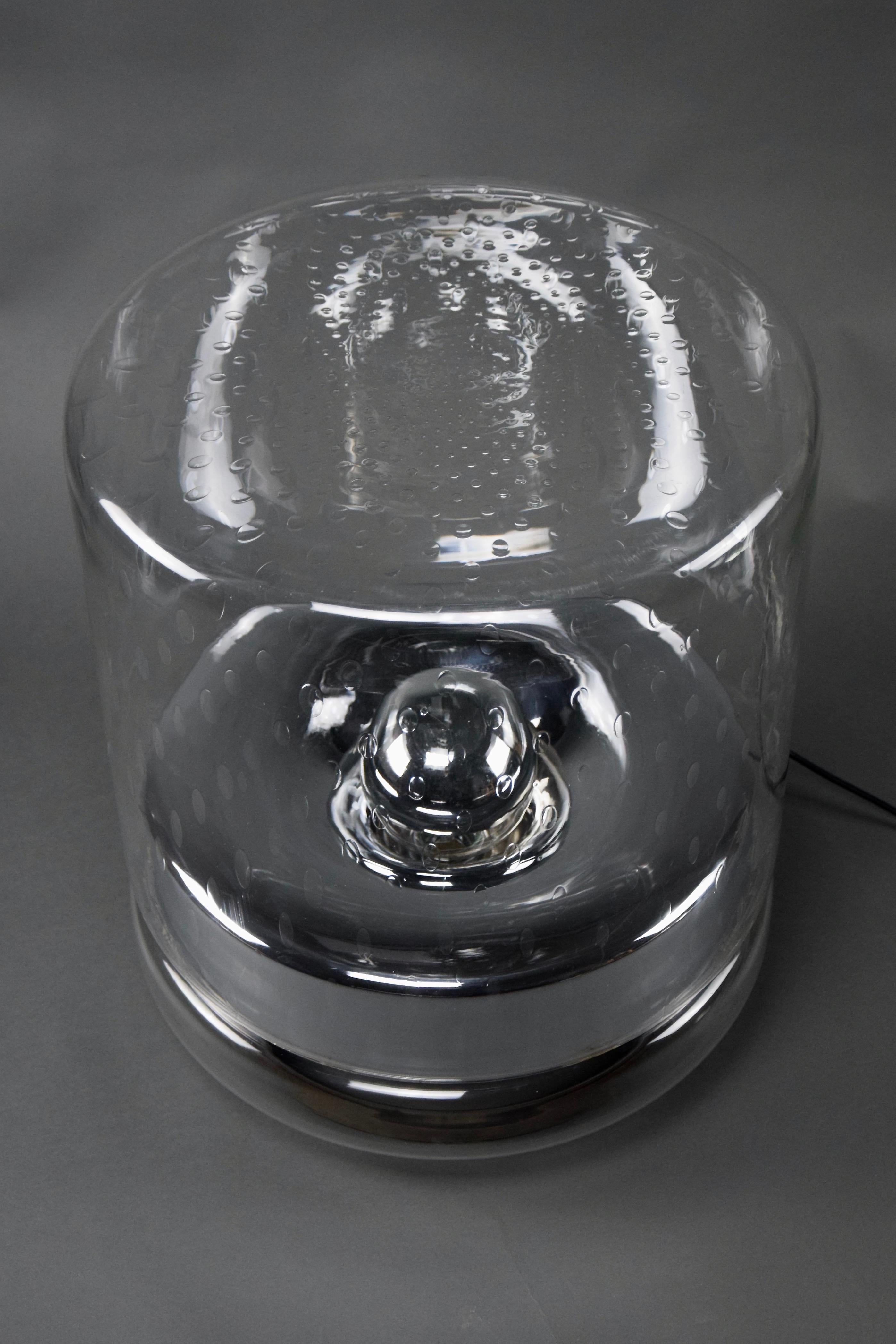 Große italienische Mid-Century-Modern-Kristall-Stehlampe / Beistelltisch  (Chrom) im Angebot