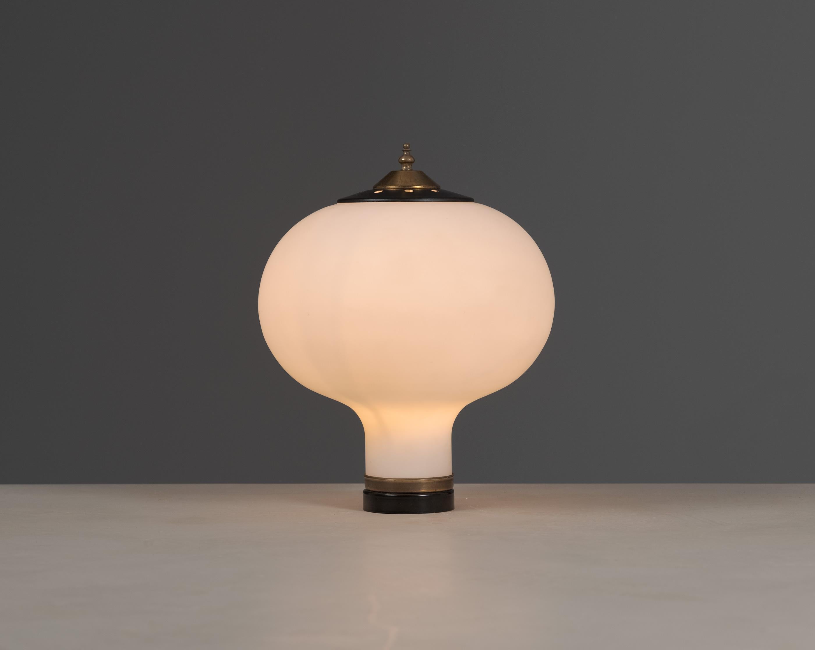 Mid-Century Modern Big Italian Table Lamp in Brass, Opaline Glass and Black Enameled Iron, Italy