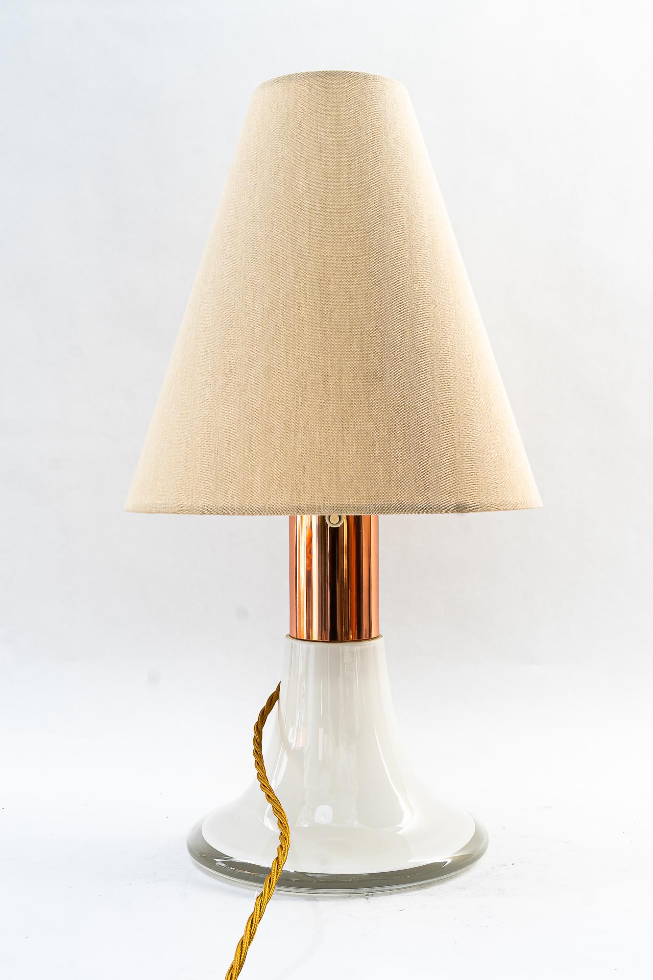 Big Italy Tischlampe aus Glas und Kupfer mit Stoffschirm um 1970 (Moderne der Mitte des Jahrhunderts) im Angebot