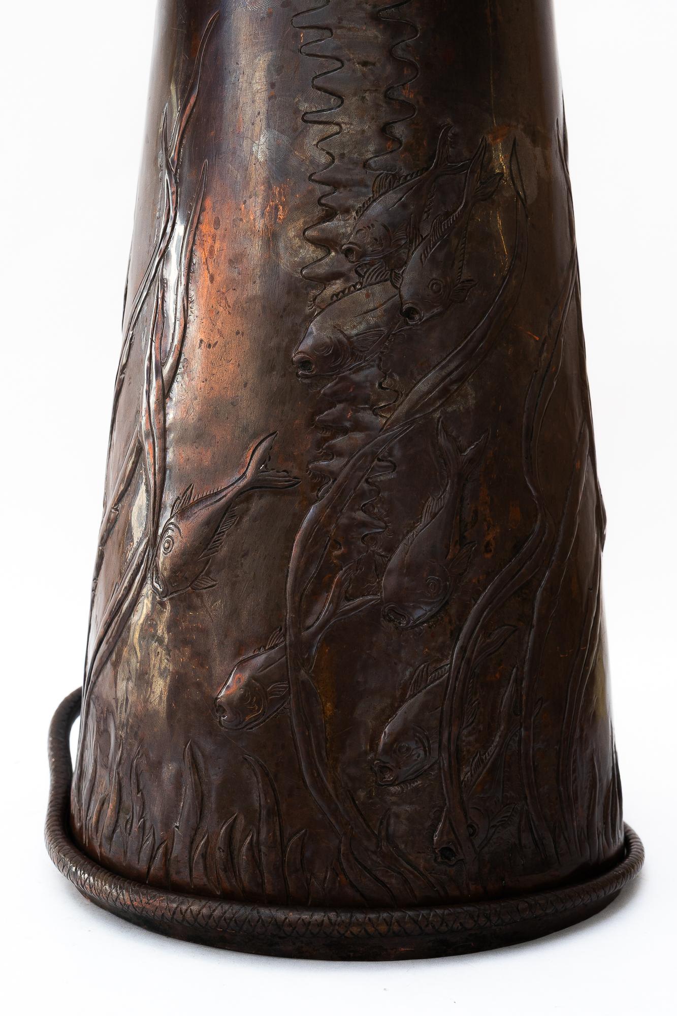 Grand vase jugendstil en cuivre ciselé et martelé à la main vienne vers 1908 en vente 1