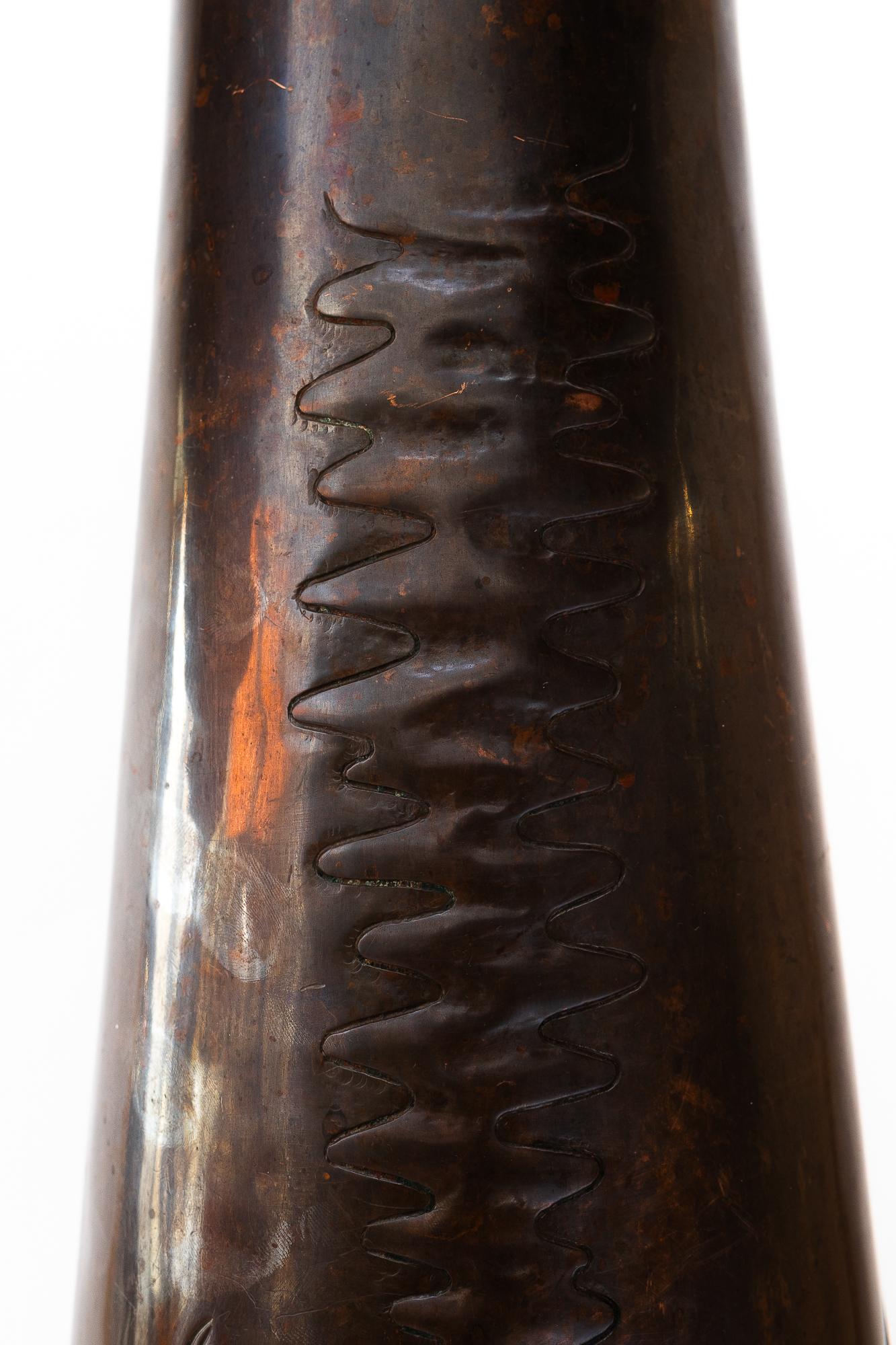 Grand vase jugendstil en cuivre ciselé et martelé à la main vienne vers 1908 en vente 2