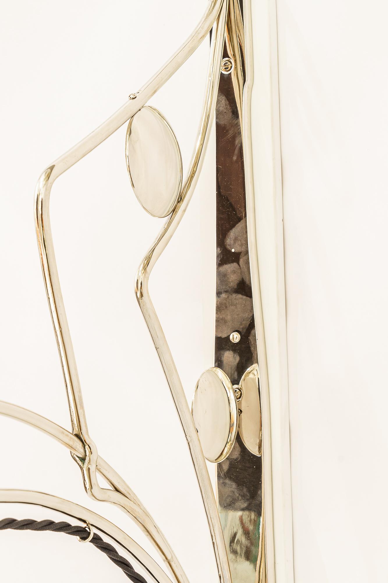 Grande applique Jugendstil avec abat-jour en verre opalin viennoise vers 1910 en vente 4