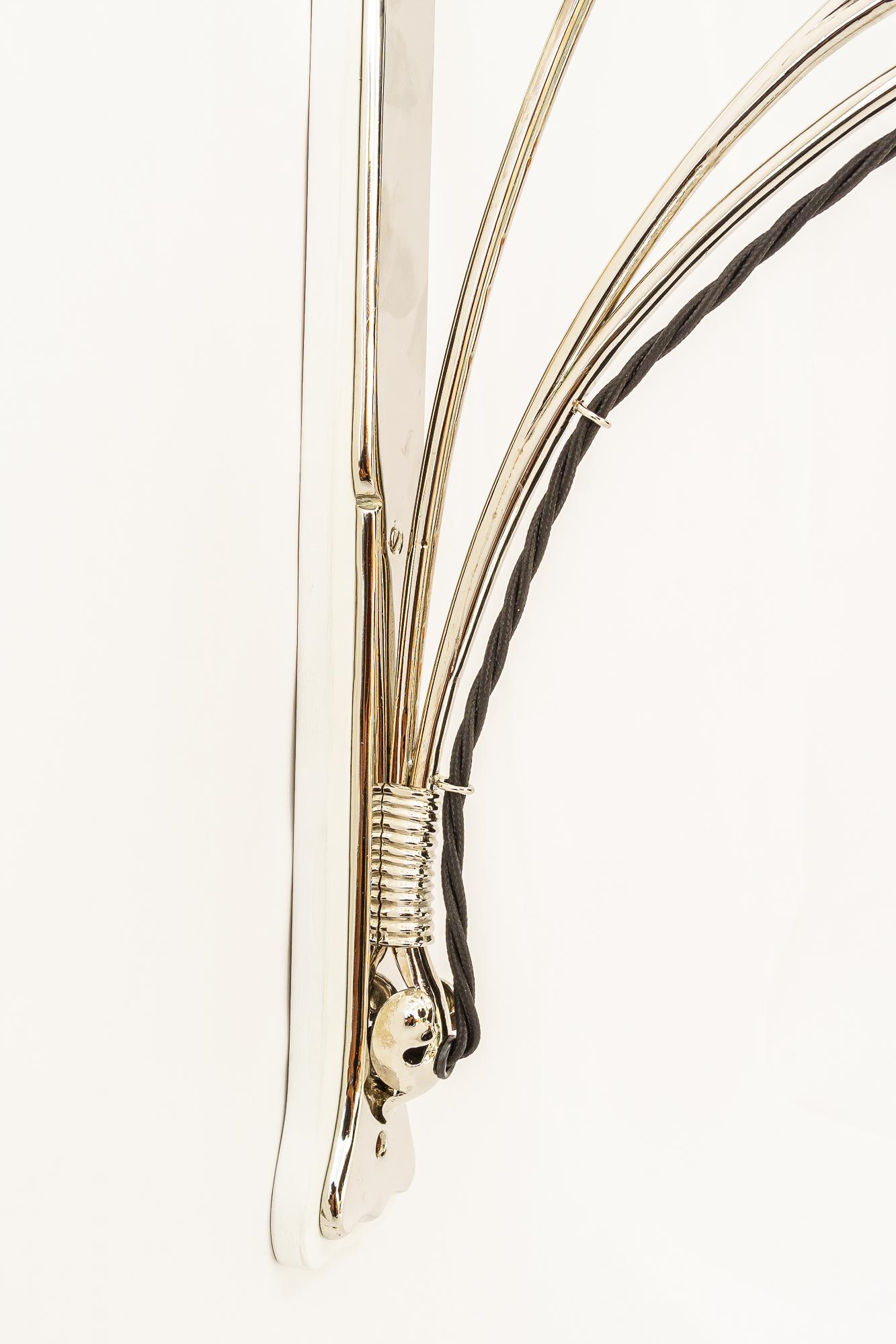 Grande applique Jugendstil avec abat-jour en verre opalin viennoise vers 1910 en vente 1