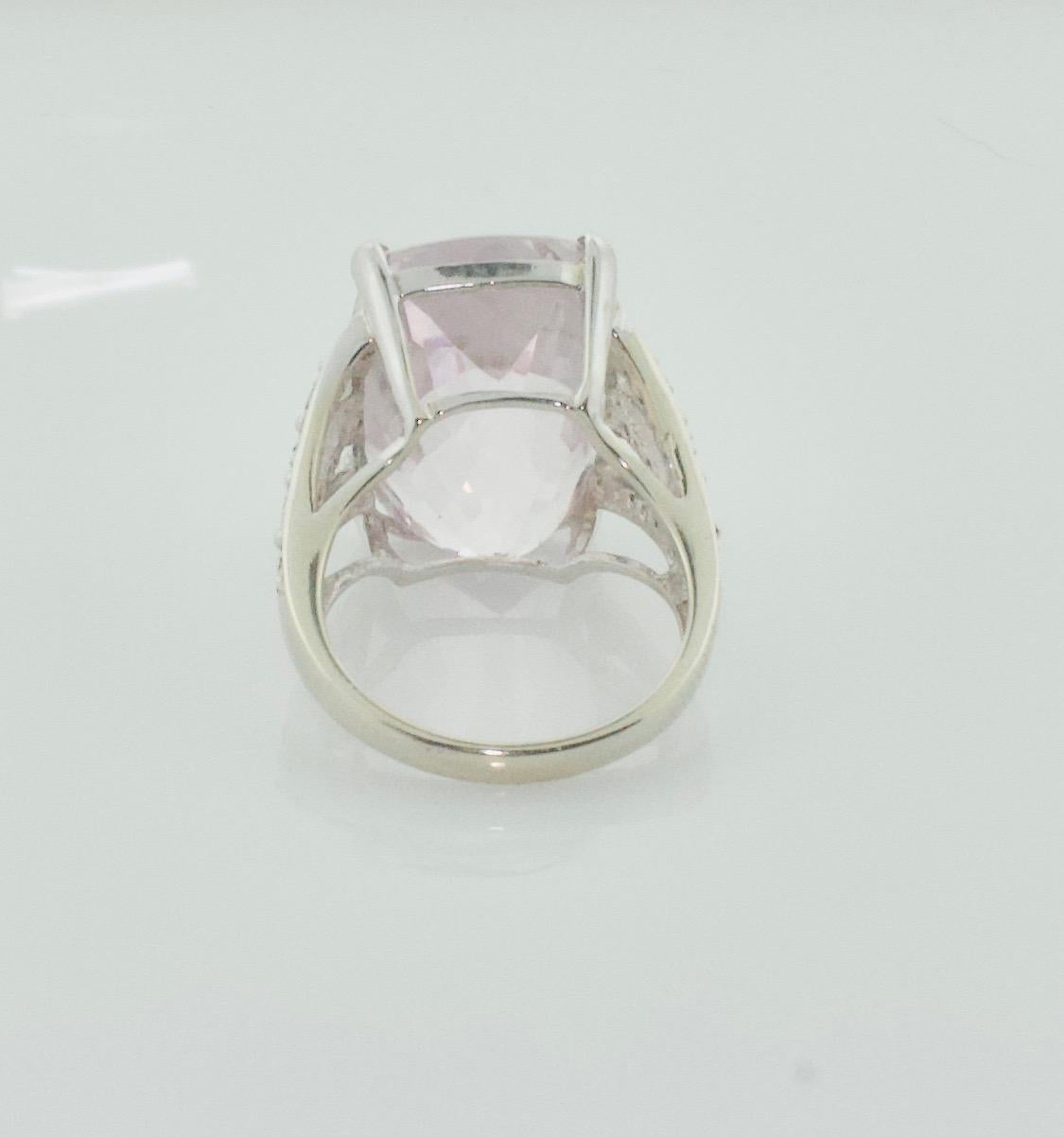 Big Kunzite and Diamond Ring in White Gold In Excellent Condition In Wailea, HI