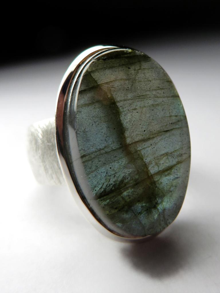 Women's or Men's Big Labradorite Silver Ring Oval Yellow Moonstone Green Gemstone vintage style For Sale