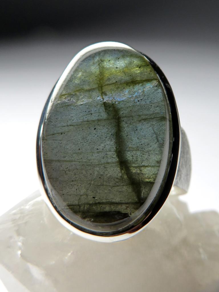 Big Labradorite Silver Ring Oval Yellow Moonstone Green Gemstone vintage style For Sale 3
