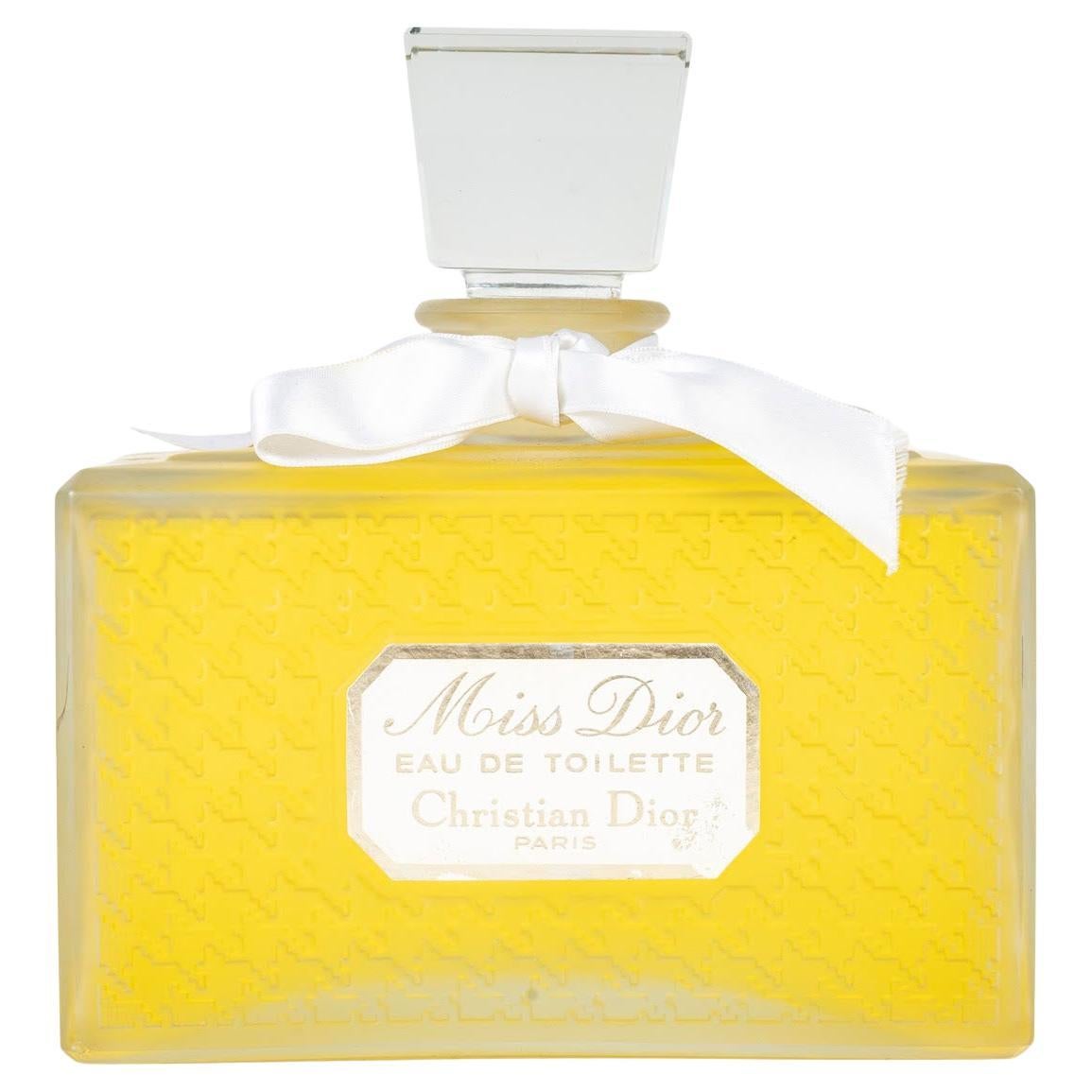 Grande bottiglia di profumo Miss Dior, XX secolo.