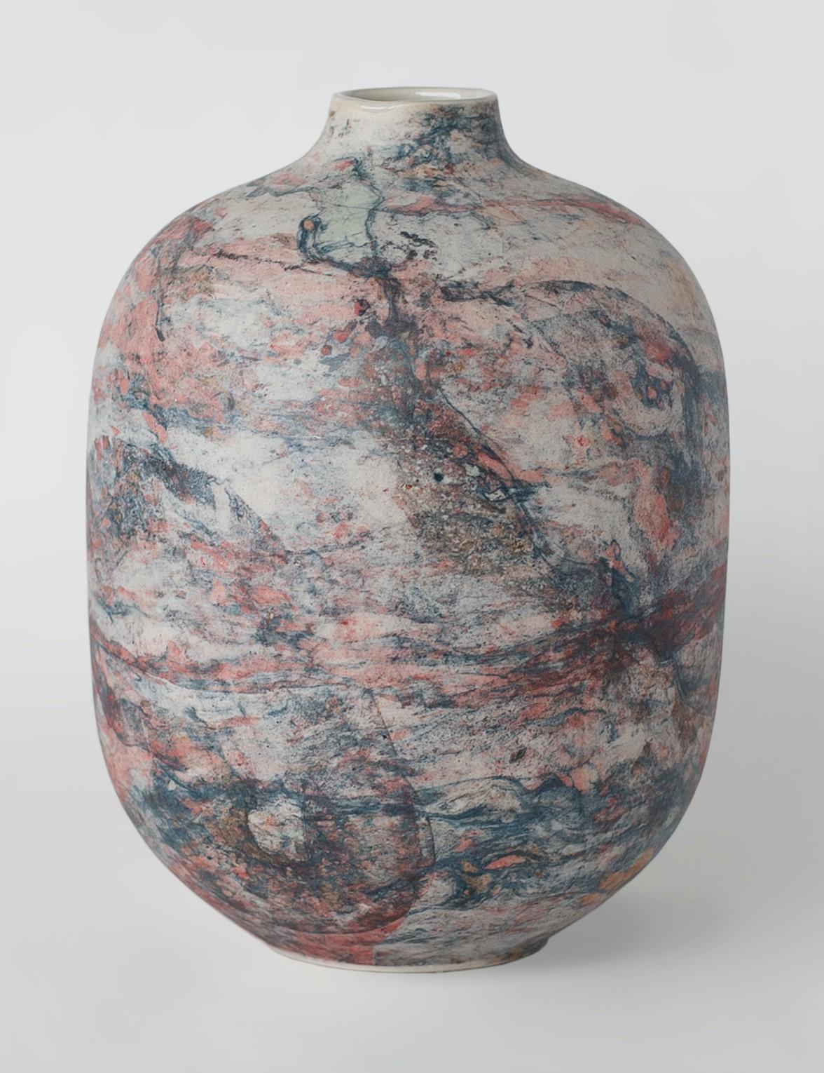 Big Marble Vase by Veronika Švábeníková In New Condition In Geneve, CH