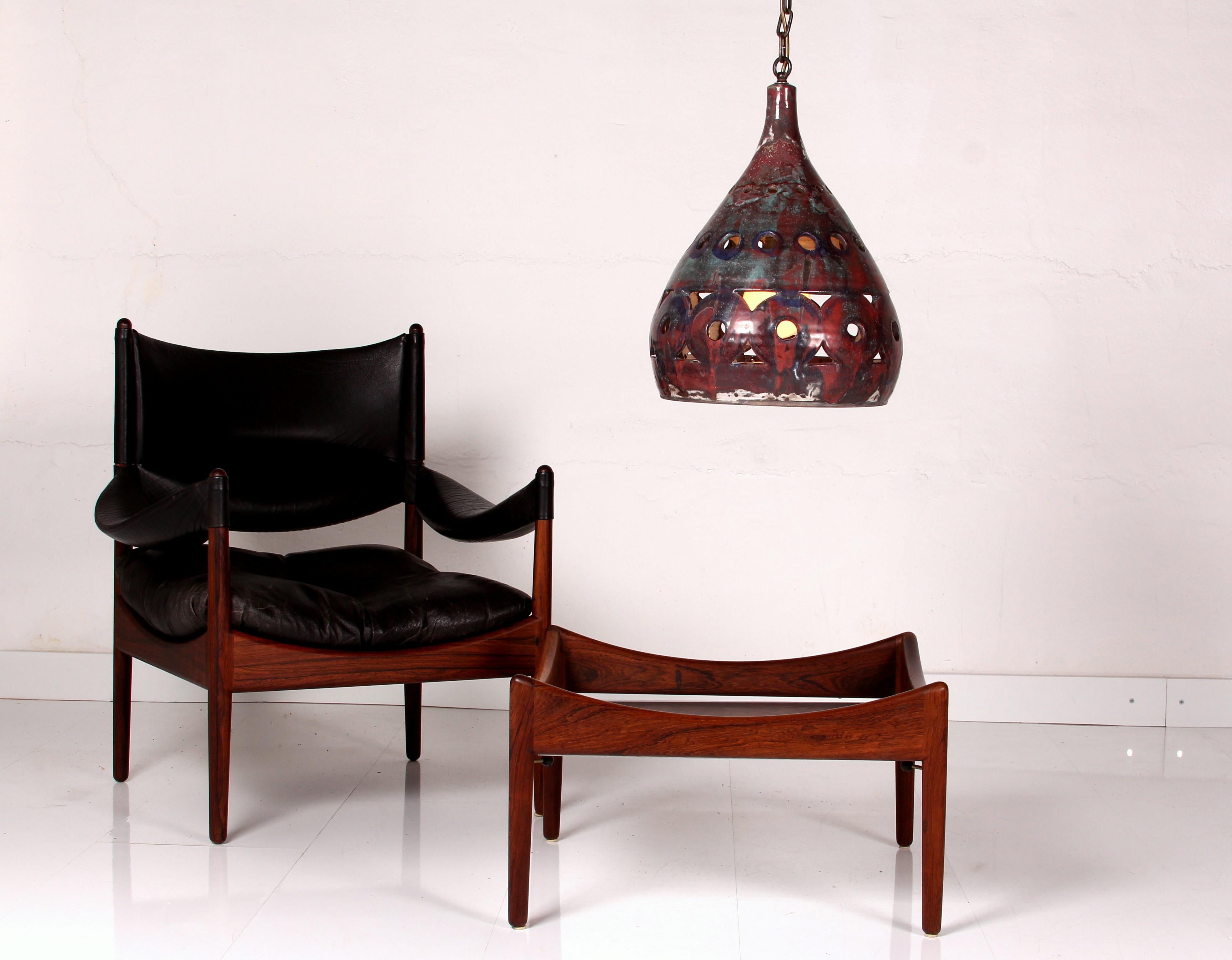 Cette lampe magistrale a été fabriquée à Landshut, en Bavière. 
à la fin des années 1960 / début des années 1970 

Il s'agit sans aucun doute d'un chef-d'œuvre d'expression unique. 
par PALETTE  Années 1970 (+- 2 ans)
Landshut Allemagne de l'Ouest