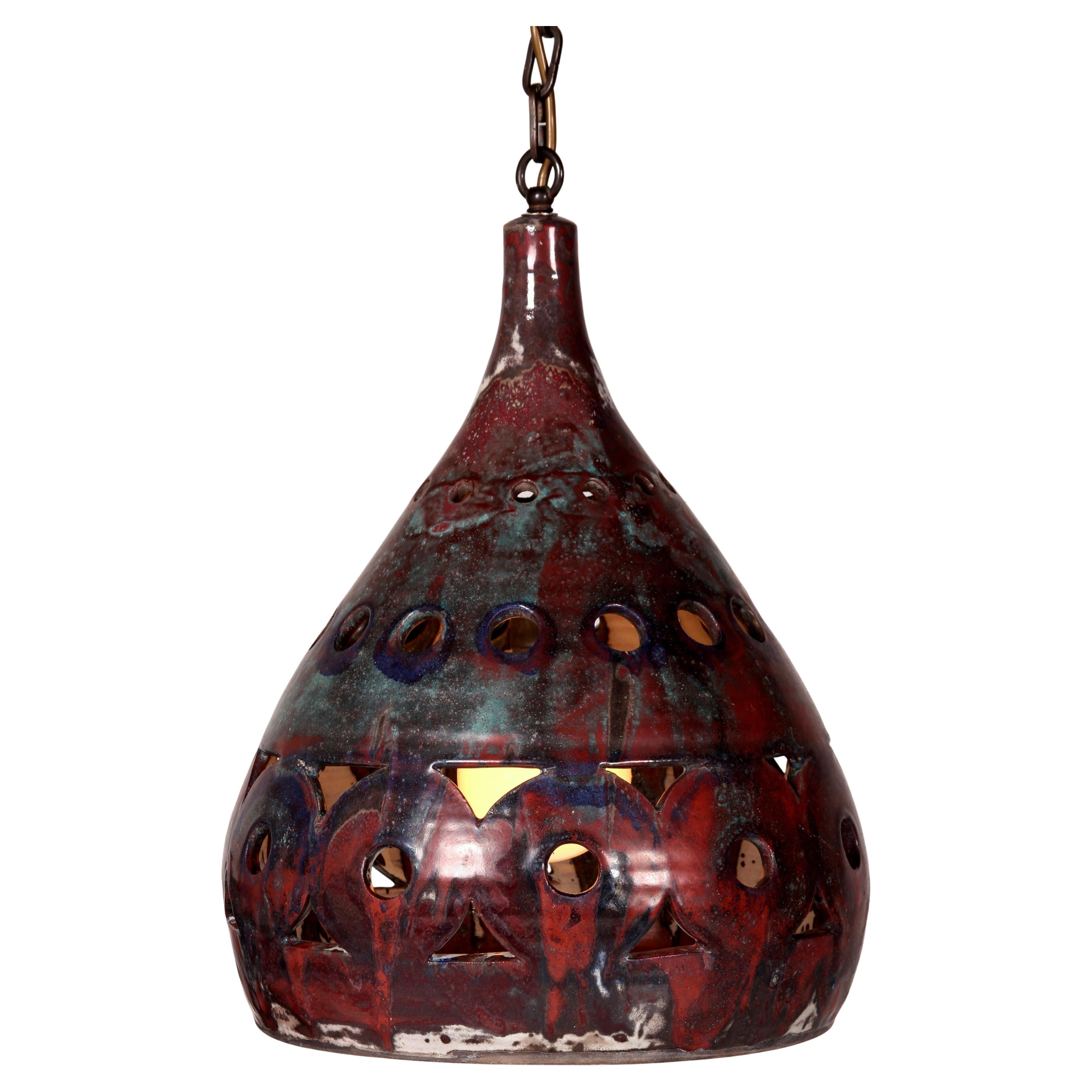 grande capolavoro: Lampada a sospensione in ceramica artistica smaltata ad arte di Helga Gast degli anni '70.