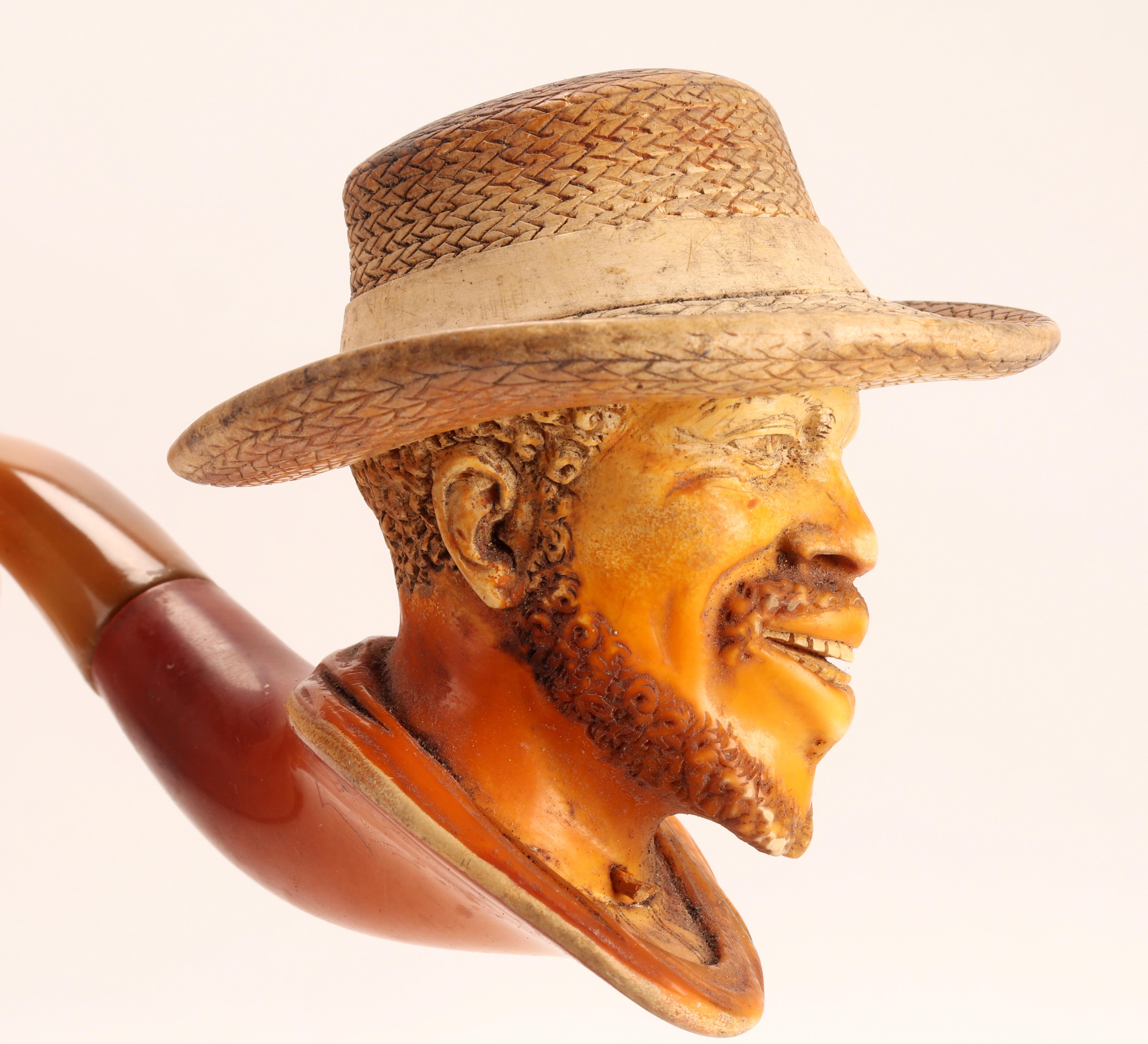 Große Meershaum-Pfeife mit der Darstellung eines Männerkopfes mit Hut, Wien 1880 im Angebot 2