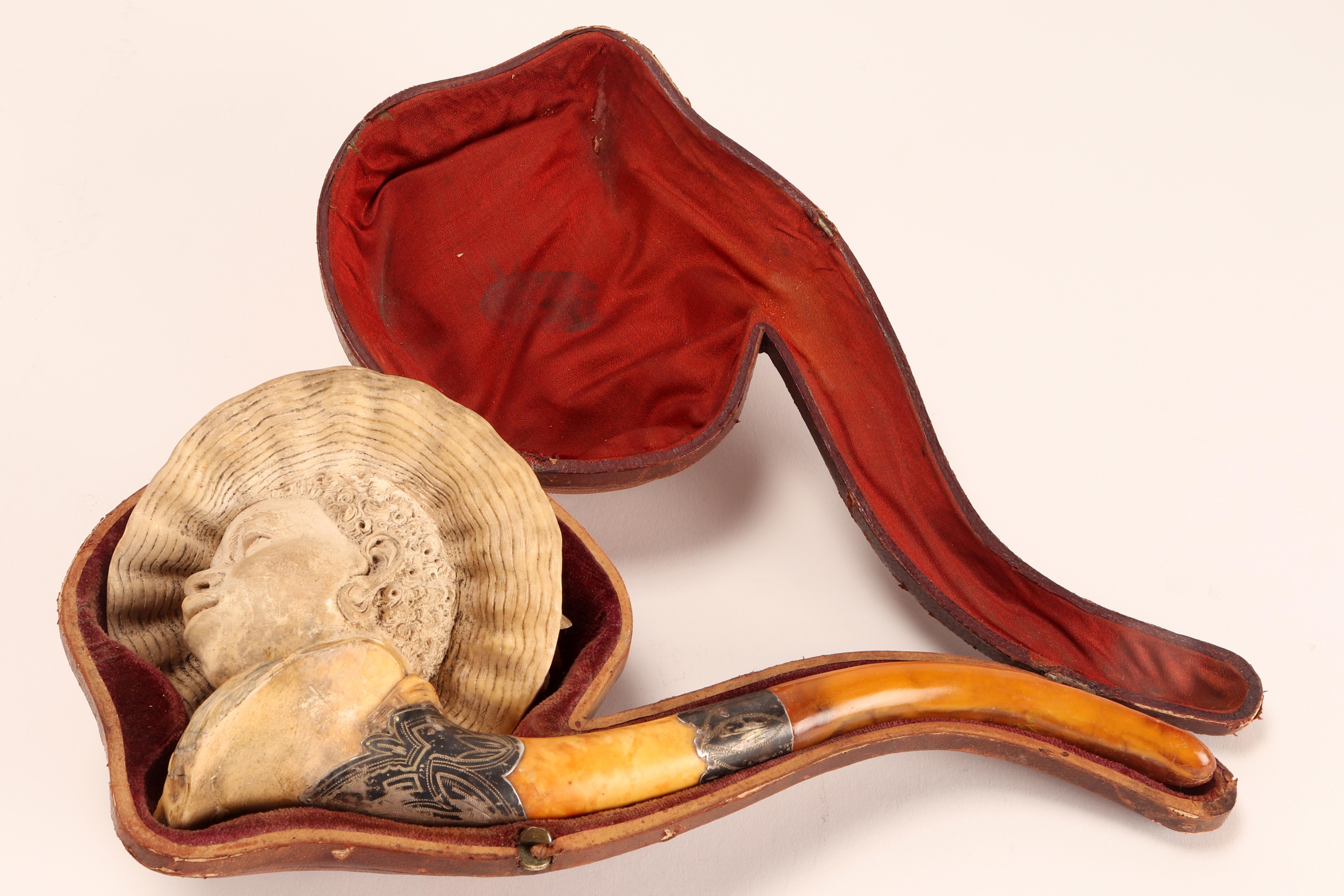 Big Meershaum Pipe Depicting a Woman’s Head with a Hat, Vienna 1880 For Sale 4