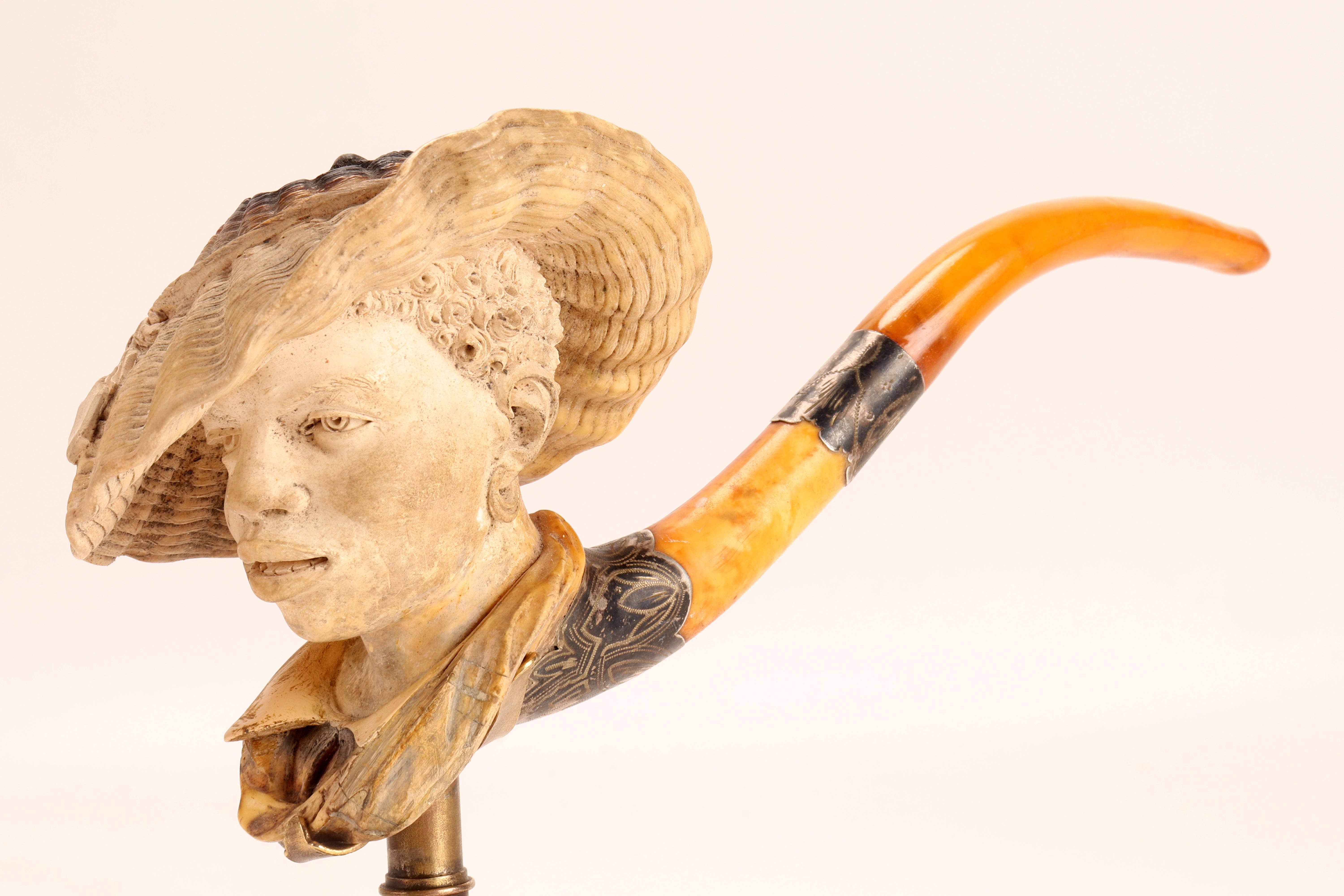 Austrian Big Meershaum Pipe Depicting a Woman’s Head with a Hat, Vienna 1880 For Sale