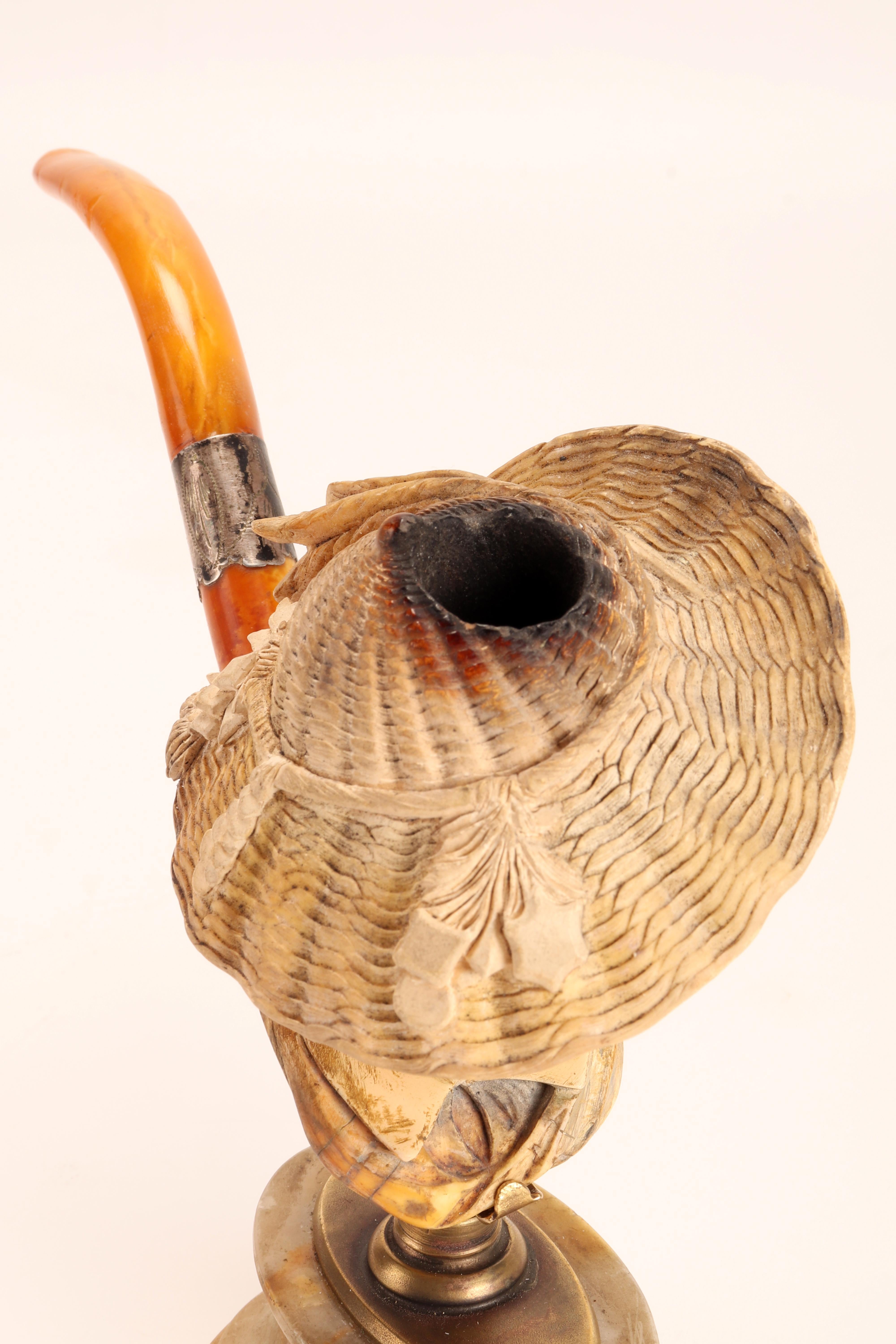 Late 19th Century Big Meershaum Pipe Depicting a Woman’s Head with a Hat, Vienna 1880 For Sale