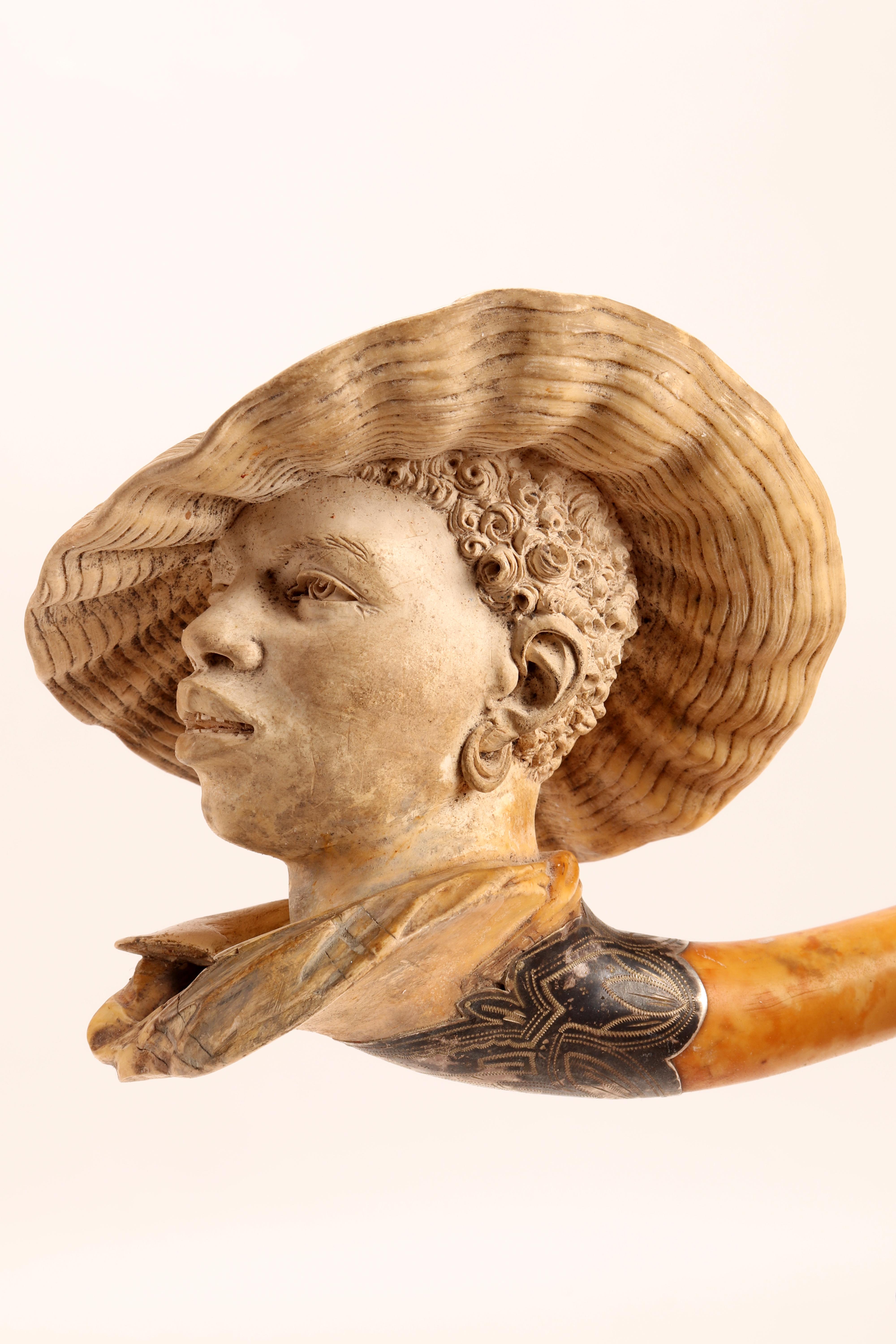 Große Meershaum-Pfeife mit der Darstellung eines Frauenkopfes mit Hut, Wien 1880 (Silber) im Angebot