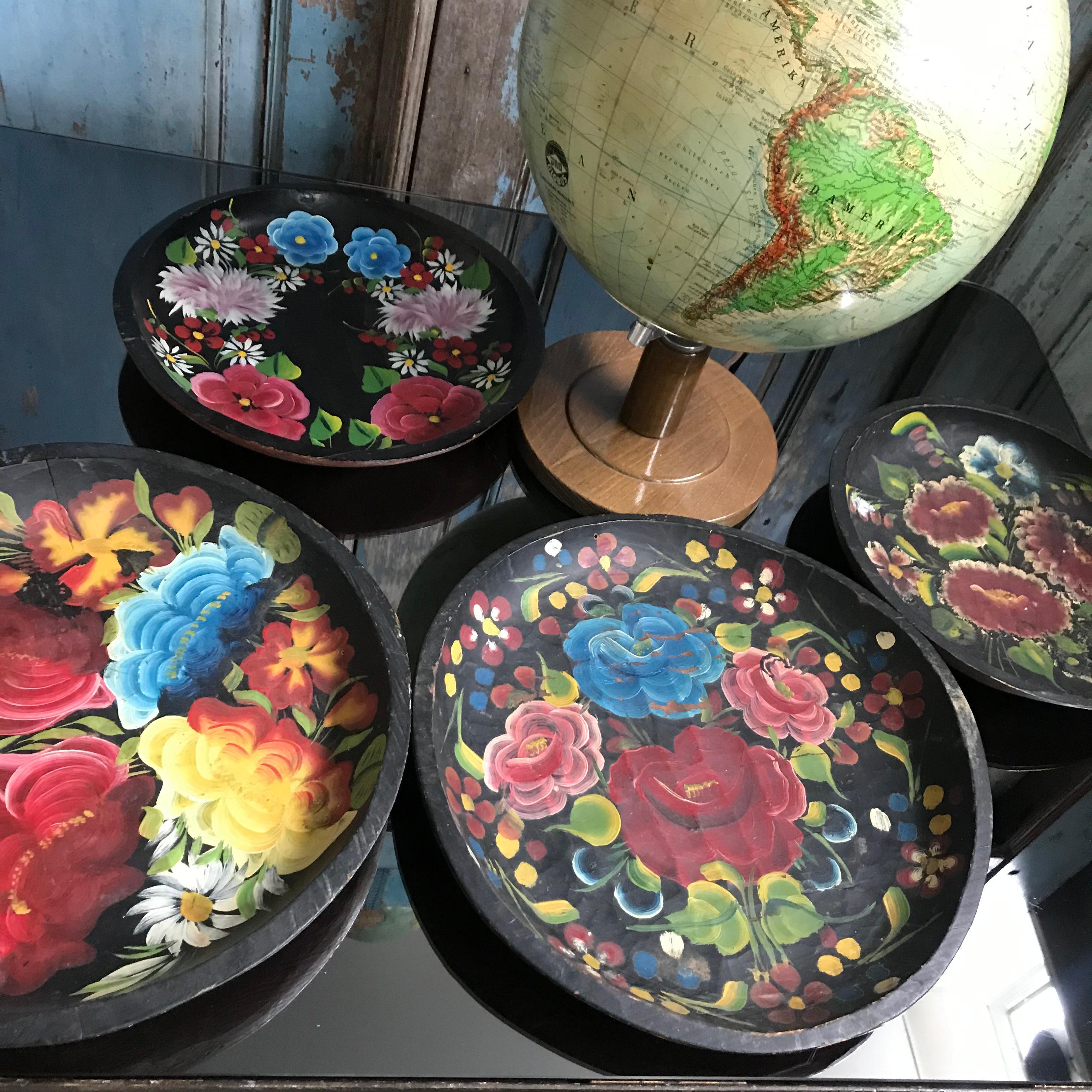 Big Mexican Wooden Plate with Hand-Painted Floral Design #1 For Sale 1