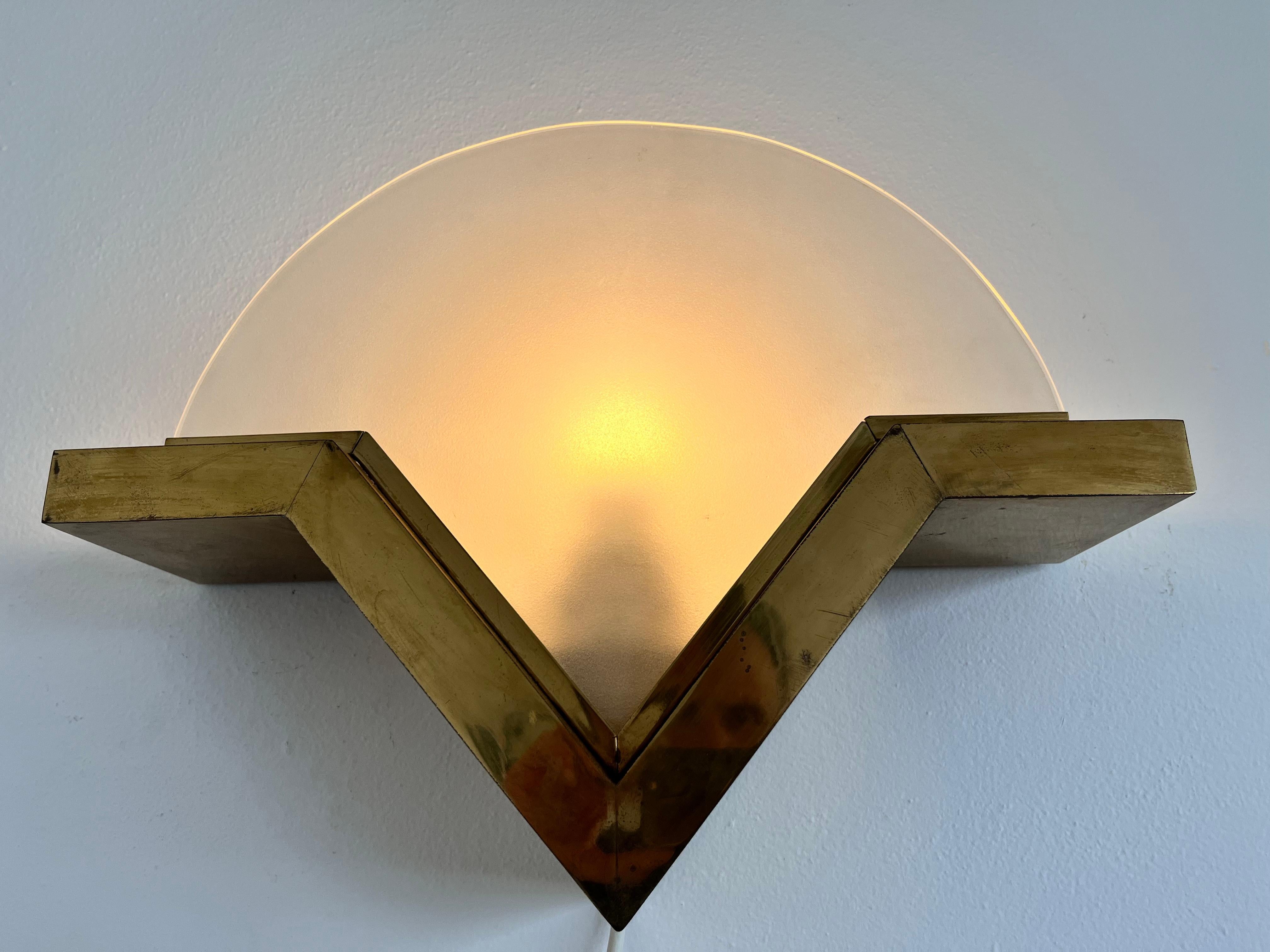 Mid-Century Modern Big Mid century Brass and glass design wall lamp - around 1980s For Sale
