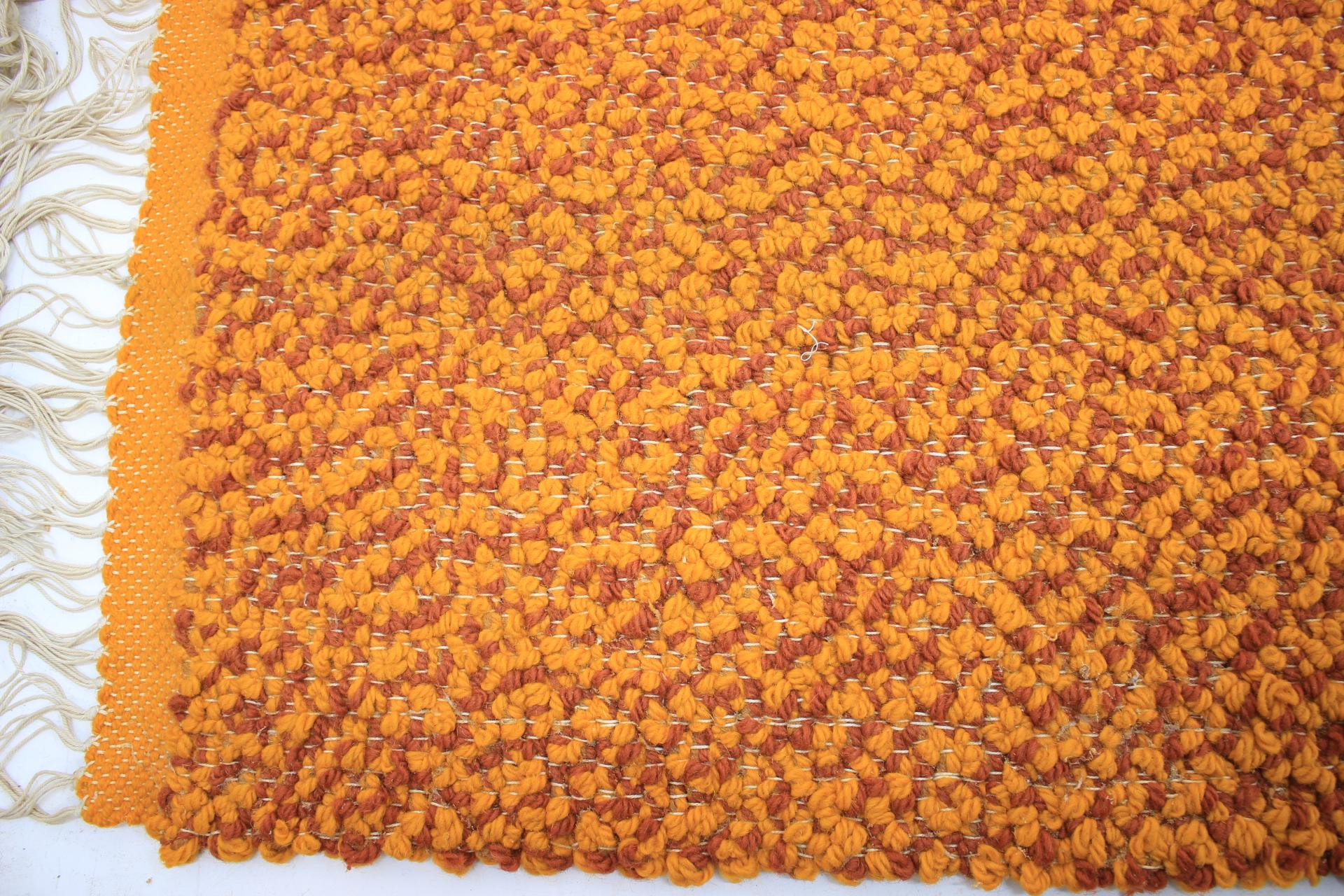 Gran alfombra tejida a mano de Valašské Meziříčí, años 60 Checo en venta