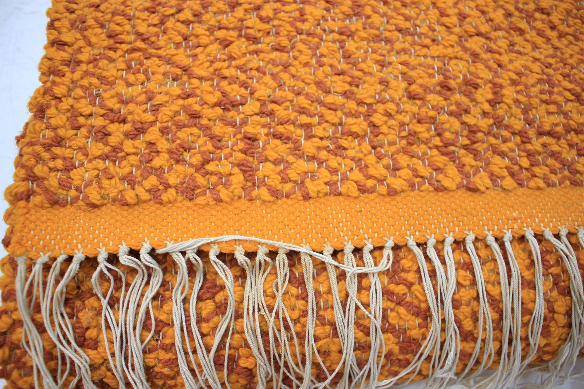 Gran alfombra tejida a mano de Valašské Meziříčí, años 60 Lana en venta