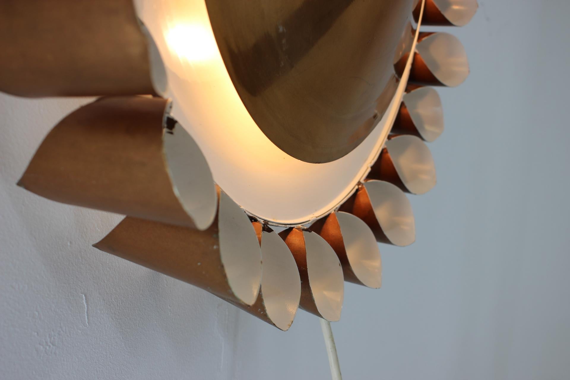 Laqué Grande applique / lampe murale décorative au design mi-siècle moderne, années 1960 en vente