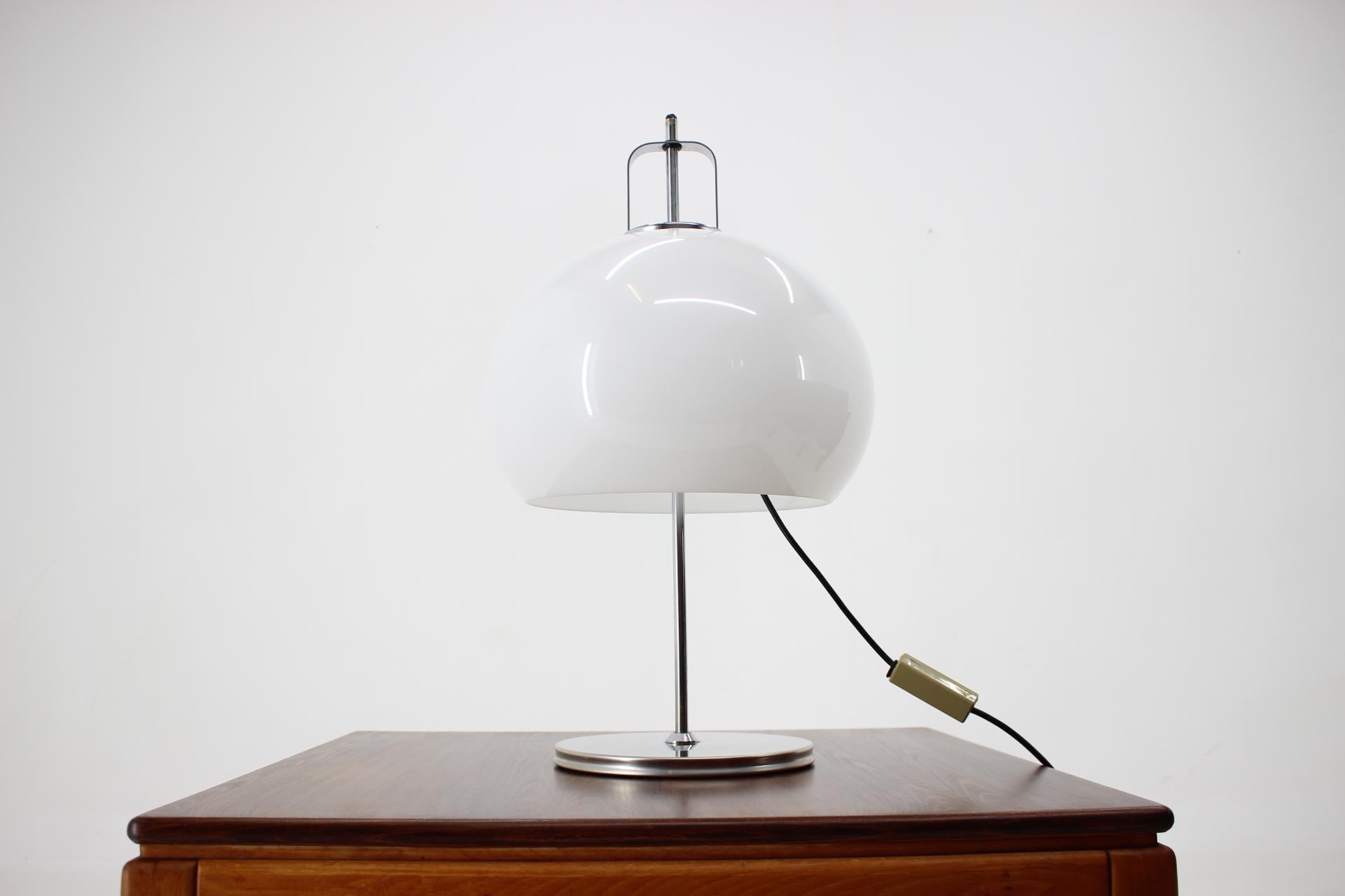 Croate Grande lampe de bureau du milieu du siècle dernier par Meblo conçue par Harvey Guzzini, Italie, 1970 en vente