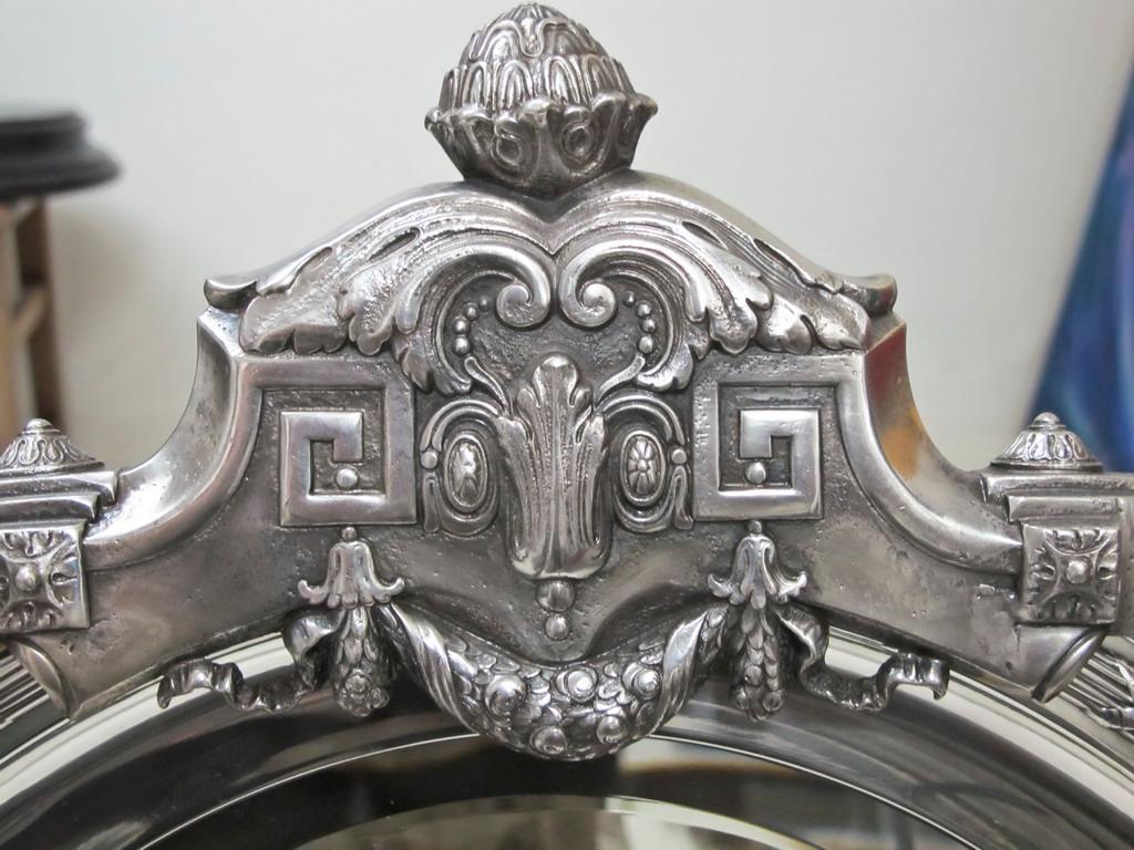 Amaizing mirror
Silver plated and mirror
Sign:
WMF G: Introduces on the 1 st June 1910, in the interests of improved legibility, especially of the very small marks. The company´s choice of an ostrich as a trade-mark was determined by the Straub