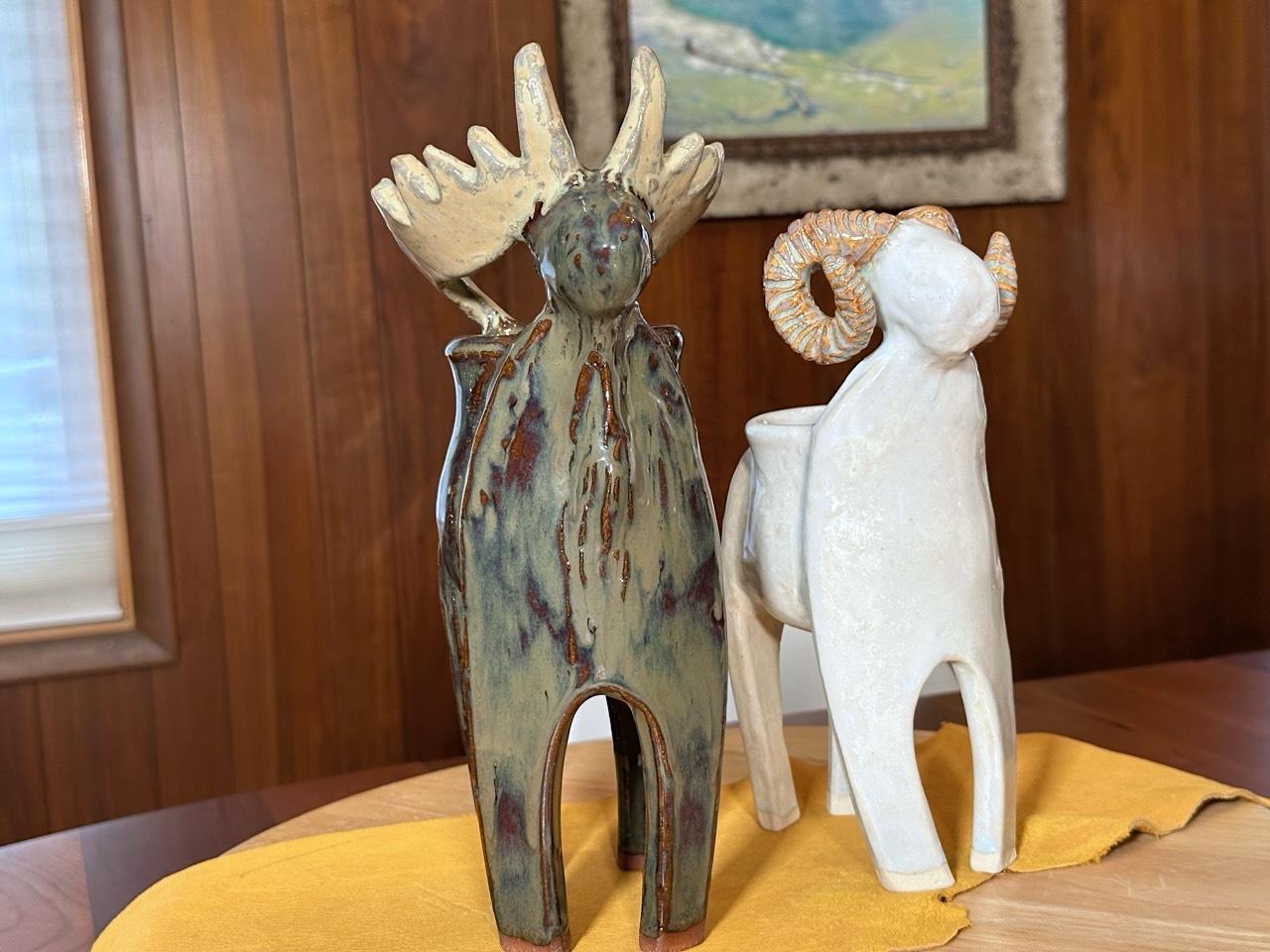 Cotto in fornace Vaso Big Moose in ceramica (Yellowstone) Gres, smalto lucido blu rame marrone in vendita