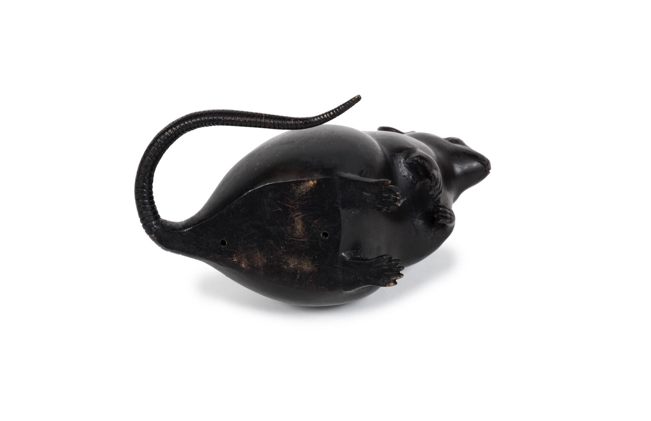 Grande souris debout en bronze Excellent état - En vente à PARIS, FR