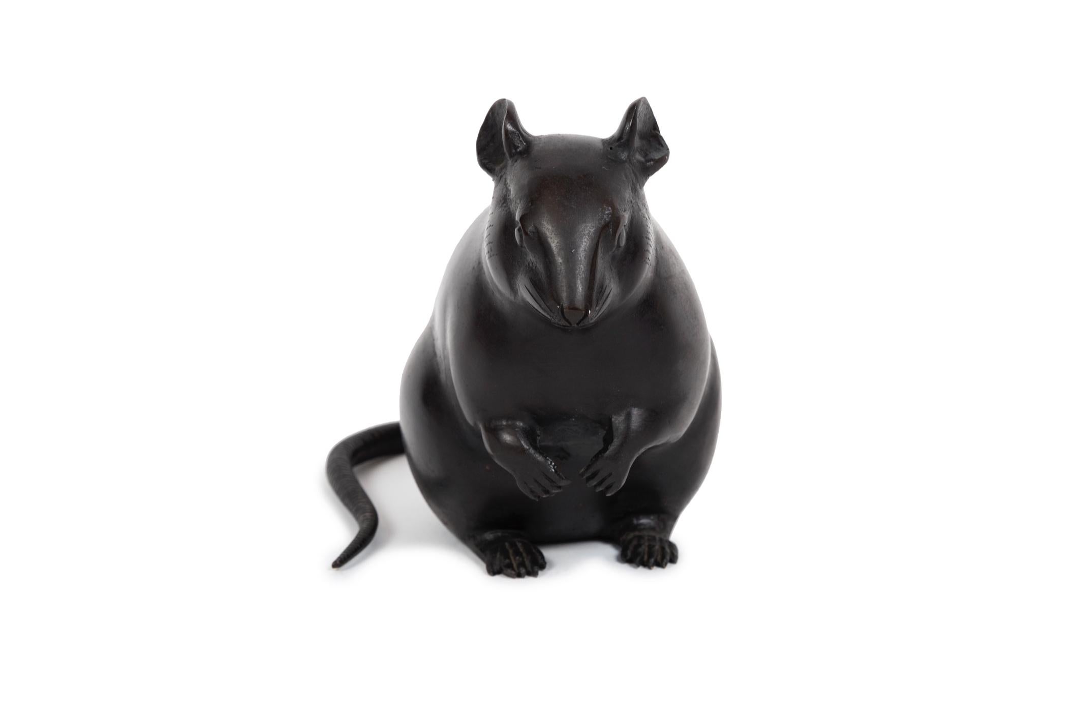 XIXe siècle Grande souris debout en bronze en vente