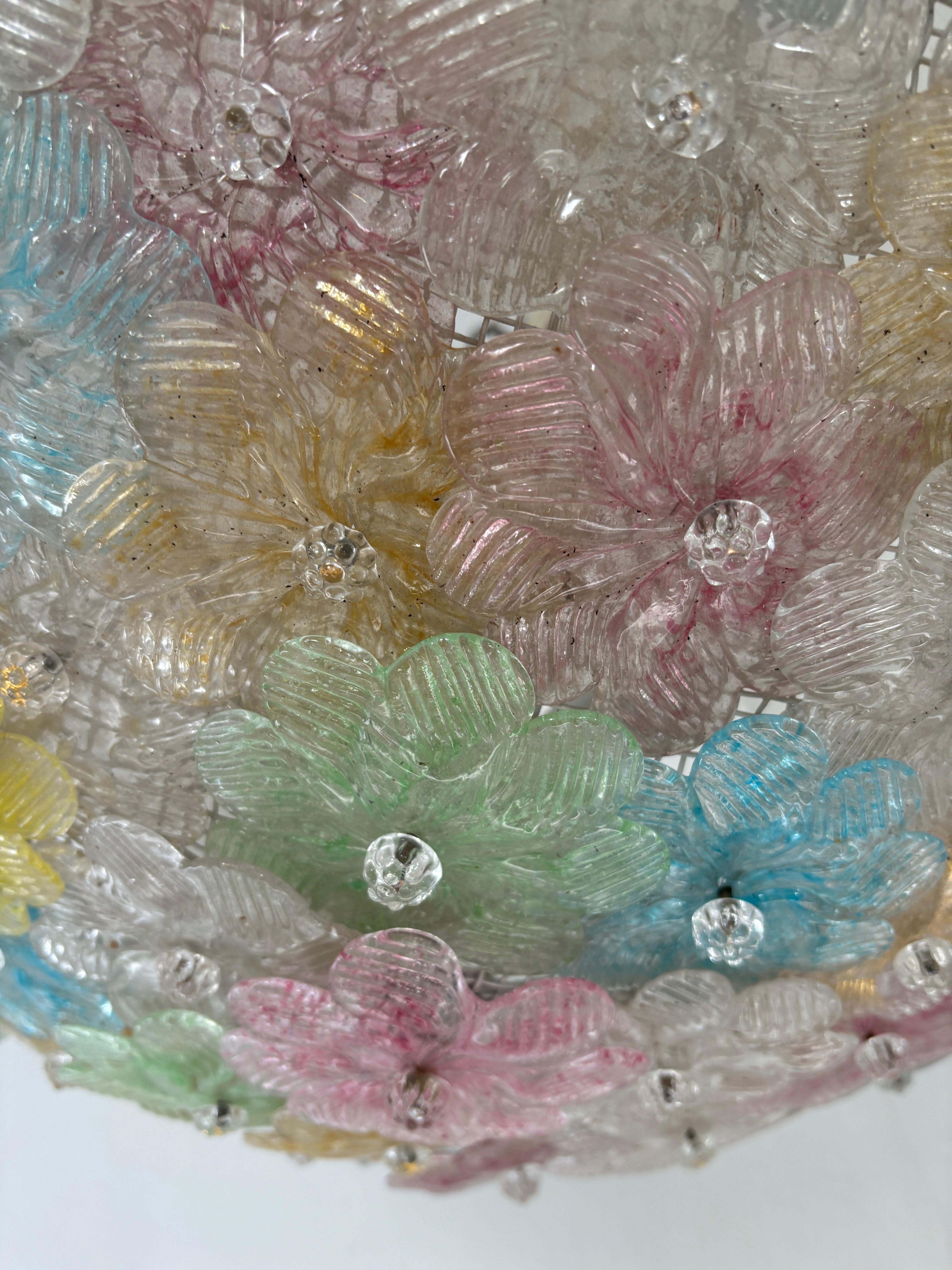 Gran araña empotrable multicolor Barovier & Toso Flores de Murano de mediados de siglo en venta 4