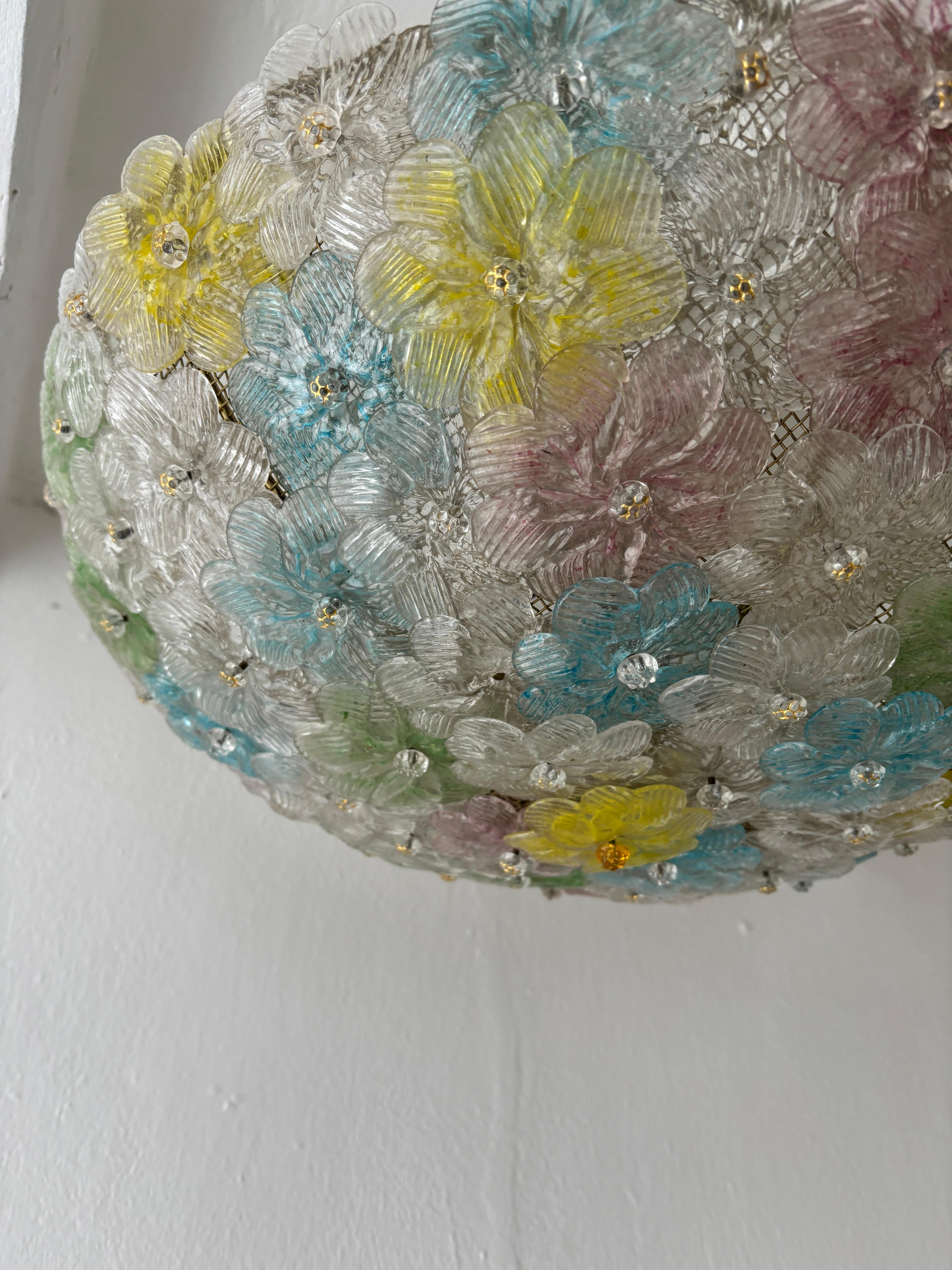 Big Multicolor Barovier & Toso Midcentury Murano Flowers Flush Mount Chandelier  In Good Condition In Firenze, Toscana