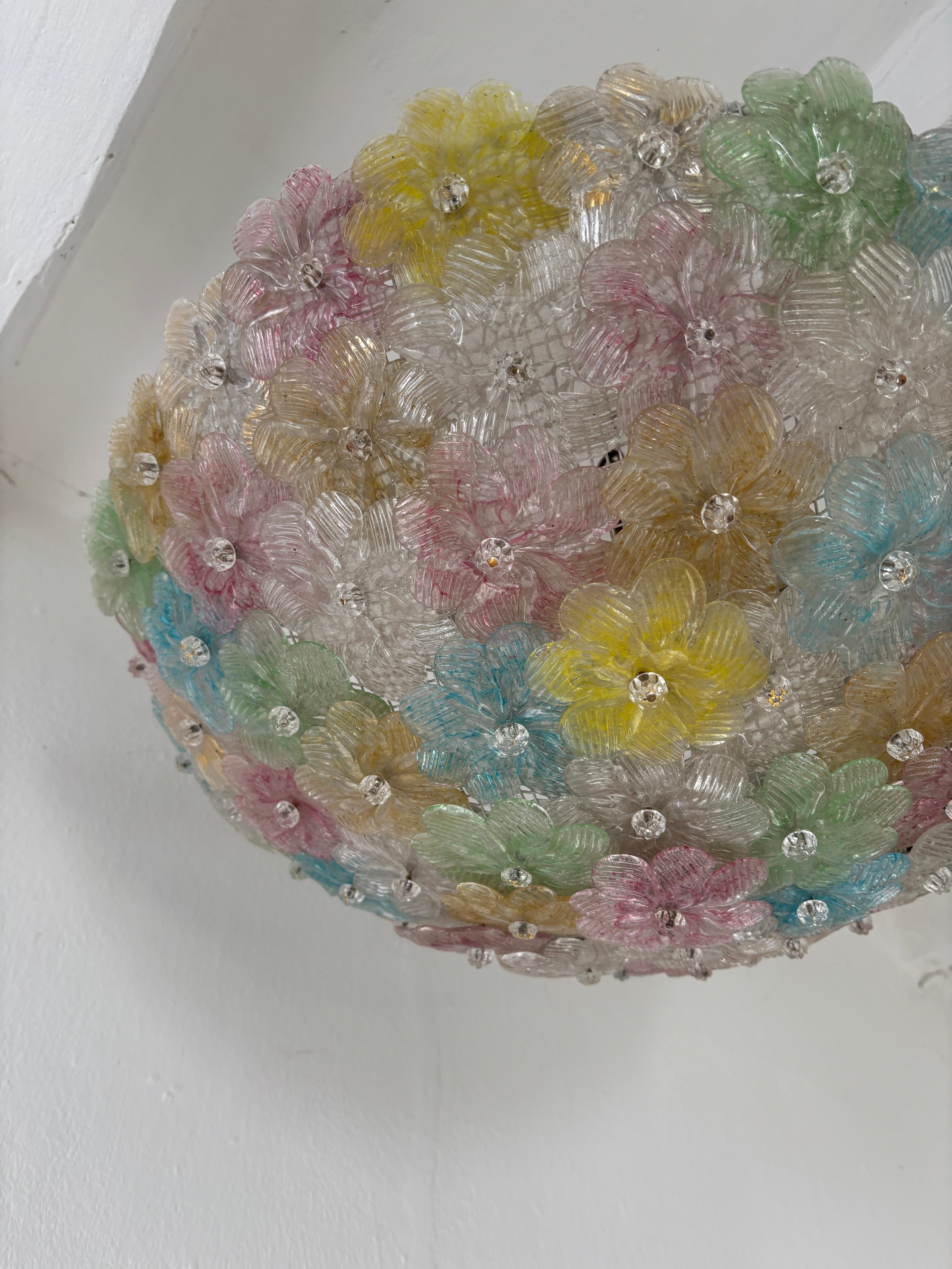 Gran araña empotrable multicolor Barovier & Toso Flores de Murano de mediados de siglo en Bueno estado para la venta en Firenze, Toscana