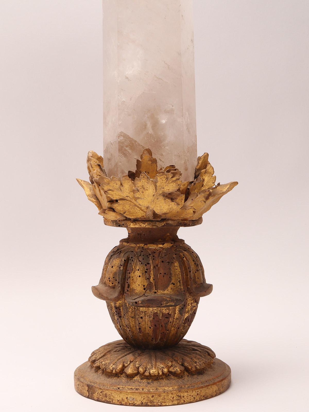 Großes natürliches Exemplar eines Bergkristalls, Sockel aus vergoldetem Holz, Italien 1870. im Angebot 3