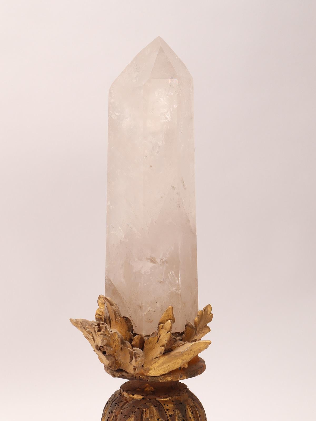 Großes natürliches Exemplar eines Bergkristalls, Sockel aus vergoldetem Holz, Italien 1870. im Angebot 4