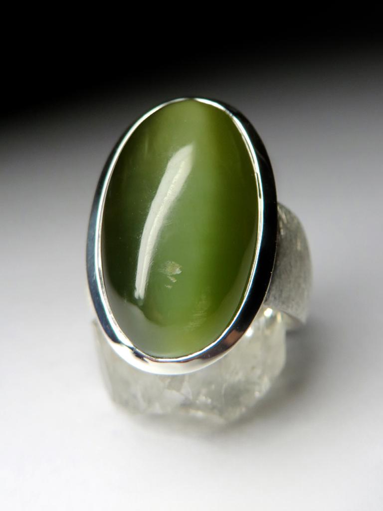Artisan Big Nephrite Cat's Eye Scratched Silver Ring Yellowish Green Jade Gemstone For Sale