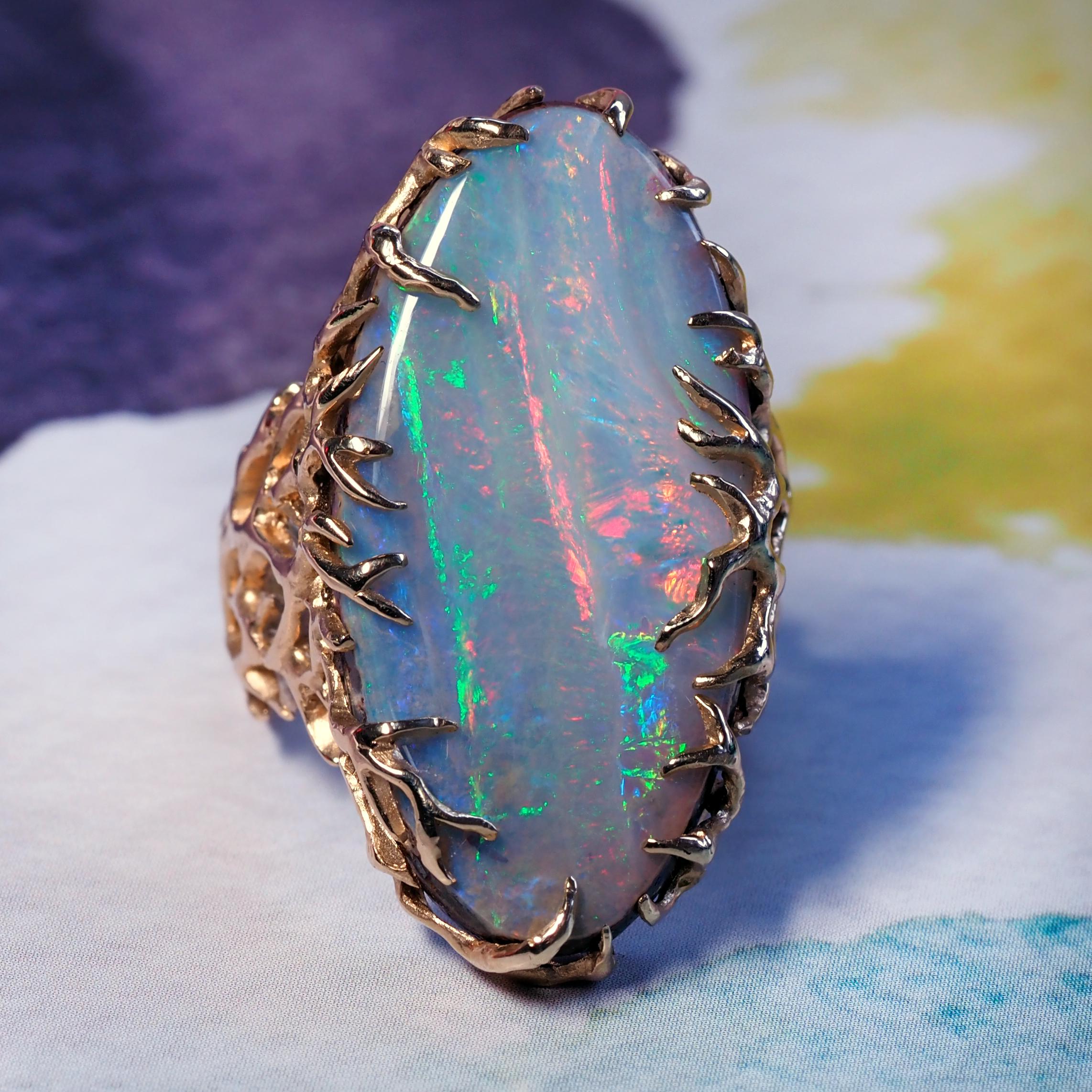 Großer Opal-Verlobungsring aus Gold mit großem Opal für Damen oder Herren im Angebot