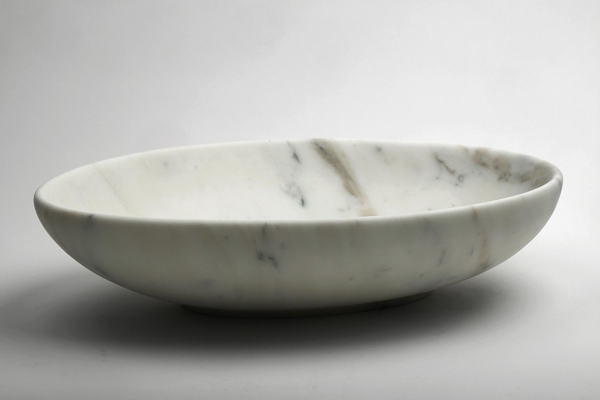Hand-Crafted Big Oval Bowl in White Carrara Marble Handcrafted in Italy
