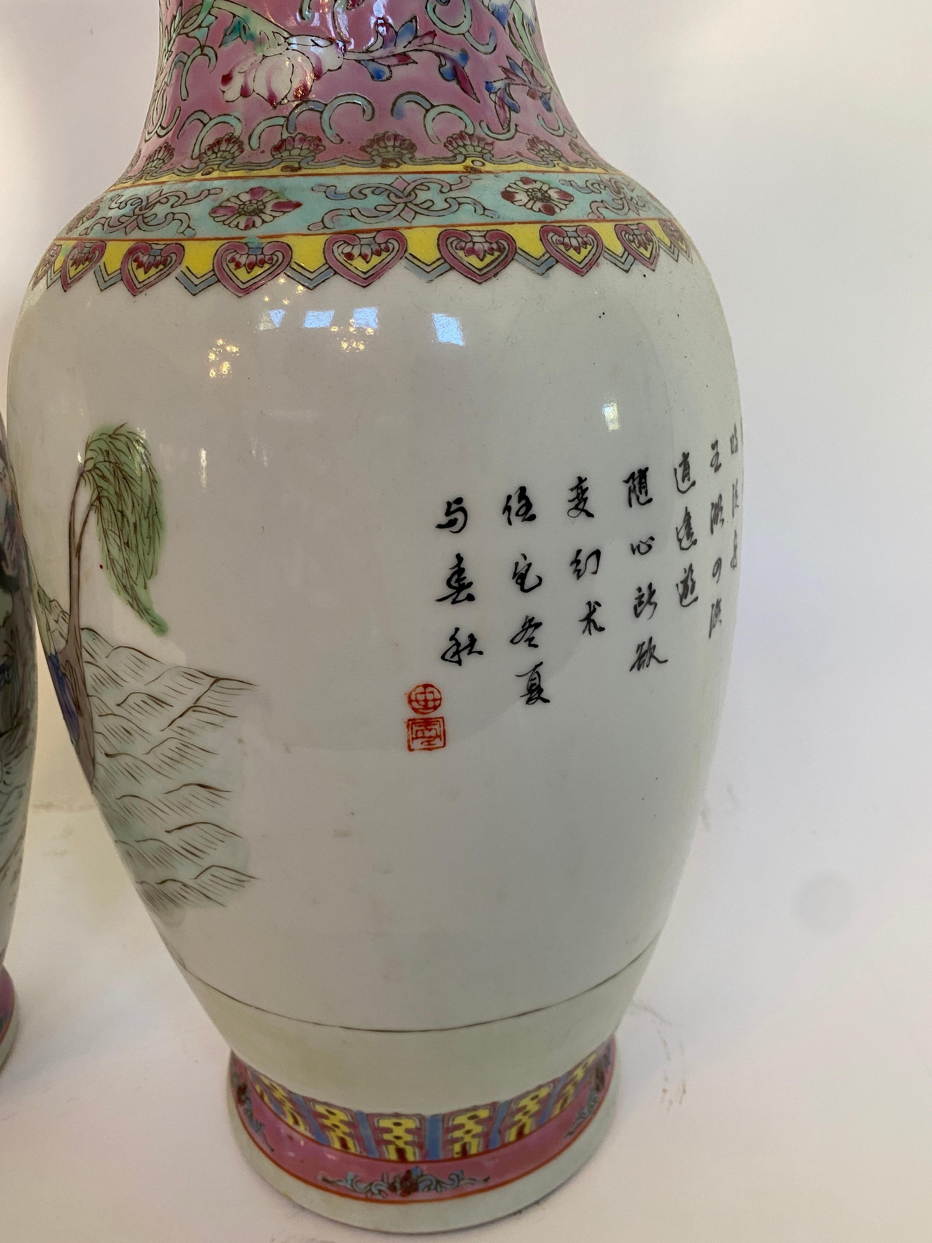 Mid-20th Century Big Pair of Chinese Hand Painted Porcelain Vase For Sale
