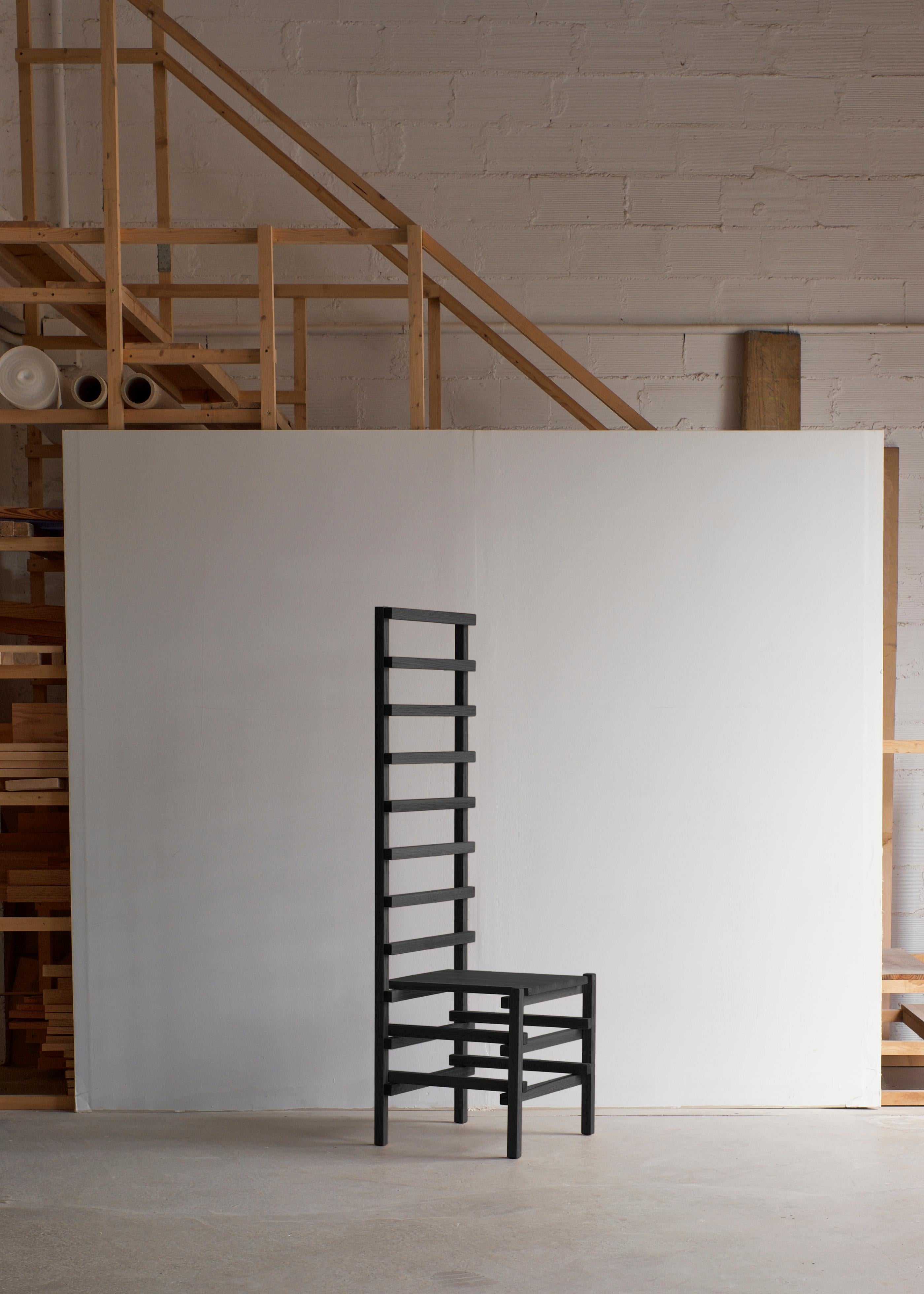 The wooden chair inspired by the flamenco tradition and Spanish heritage beautifully combines elements of tradition and the future. Crafted from solid oak, this chair captures the essence of flamenco culture while boasting a contemporary design that