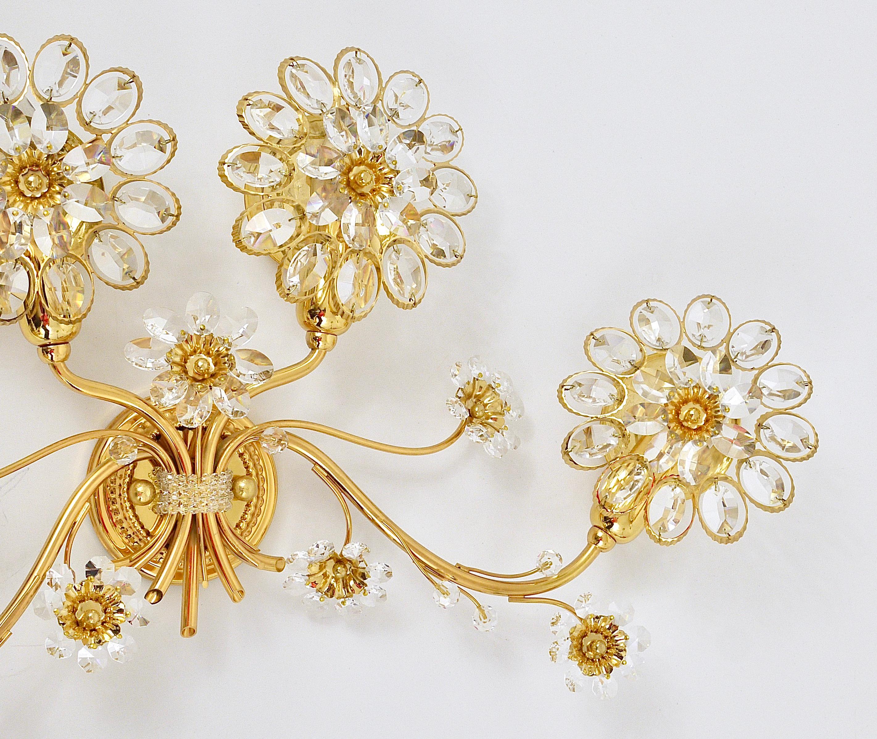 Big Palwa Blumenstrauß Vergoldetes Messing Kristalle Blumen Wandleuchte:: 1970er Jahre im Angebot 4
