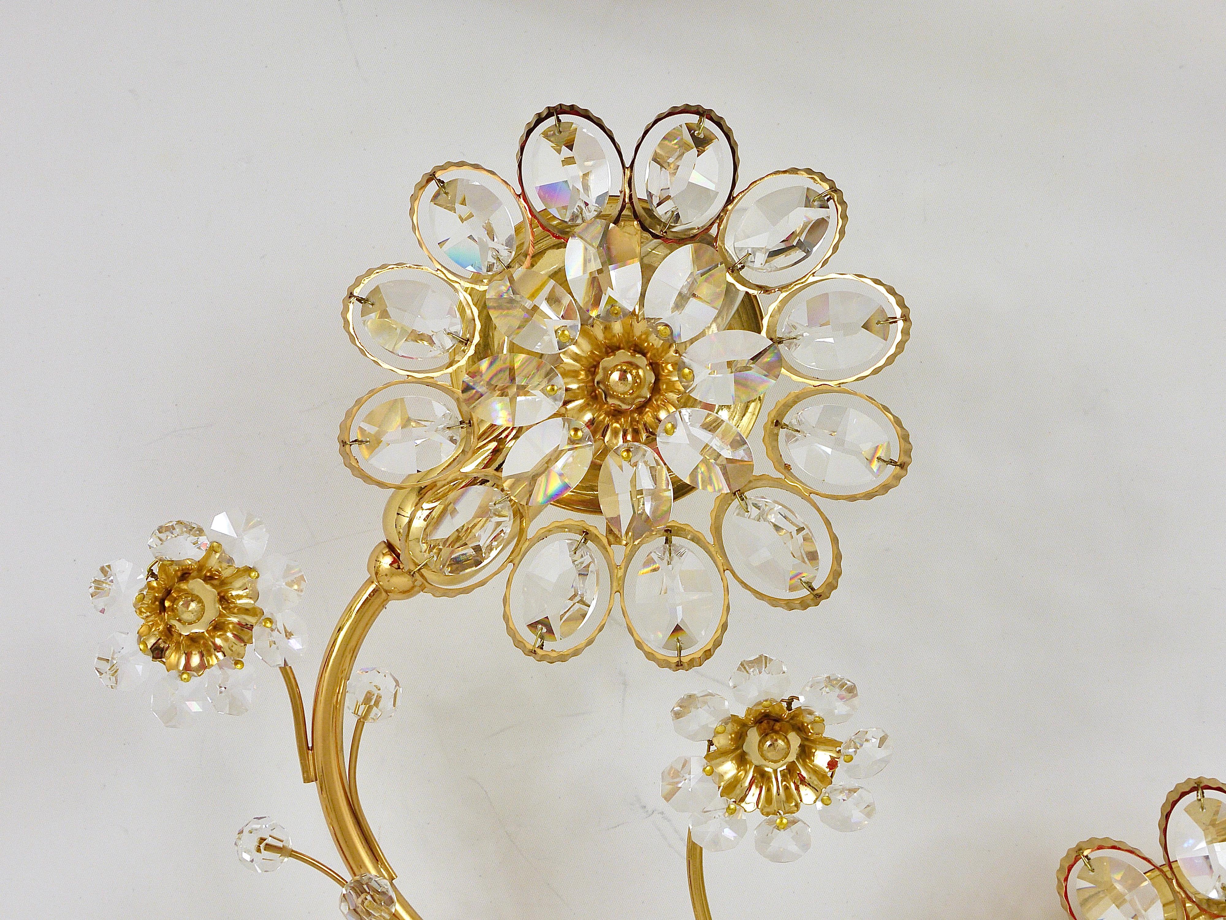 20th Century Big Palwa Bunch of Flowers Gilt Brass Crystals Flower Wall Light Sconce, 1970s For Sale