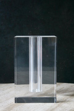 Big plexiglass vase