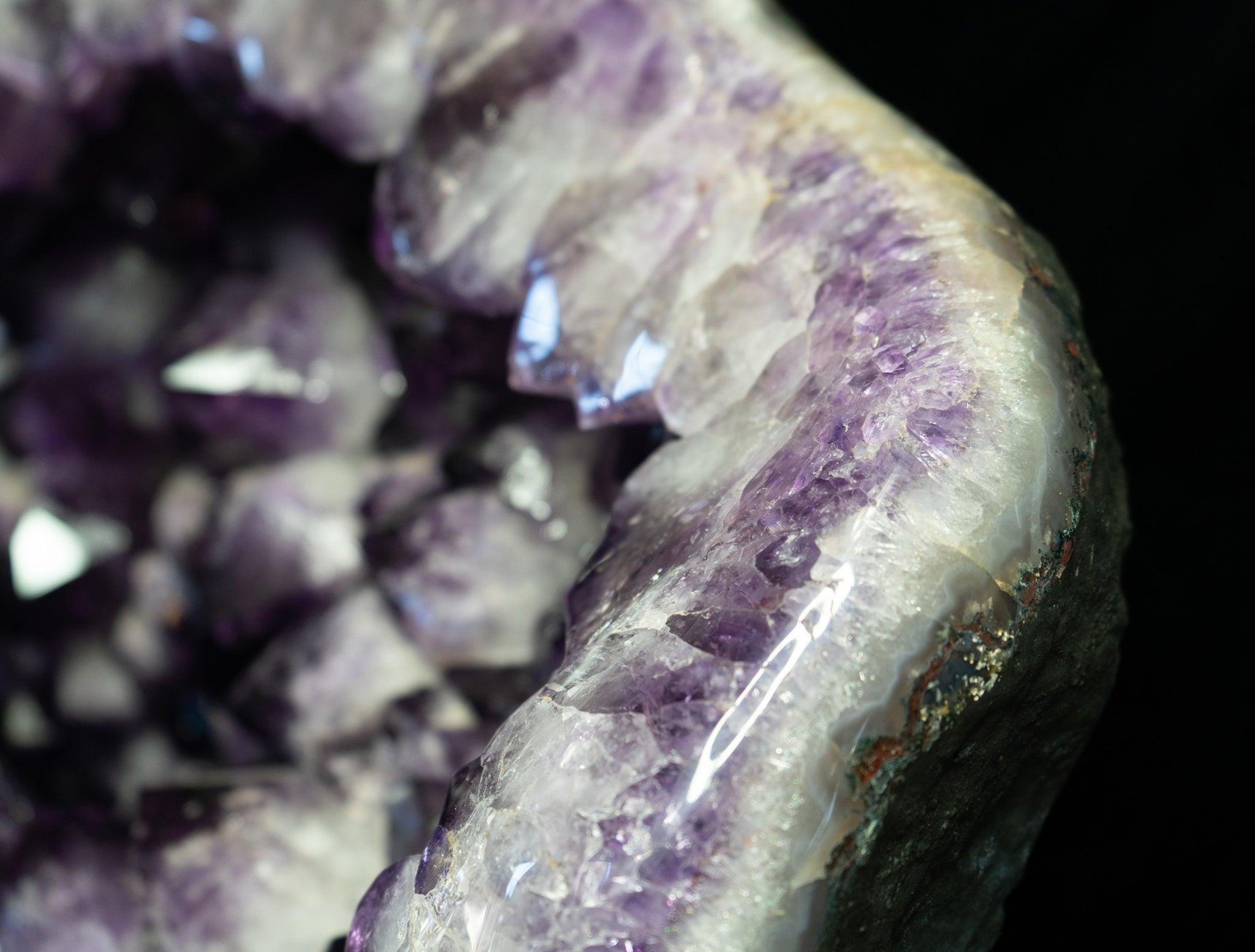 Big Point Tabletop Amethyst Geode In New Condition For Sale In Santa Monica, CA